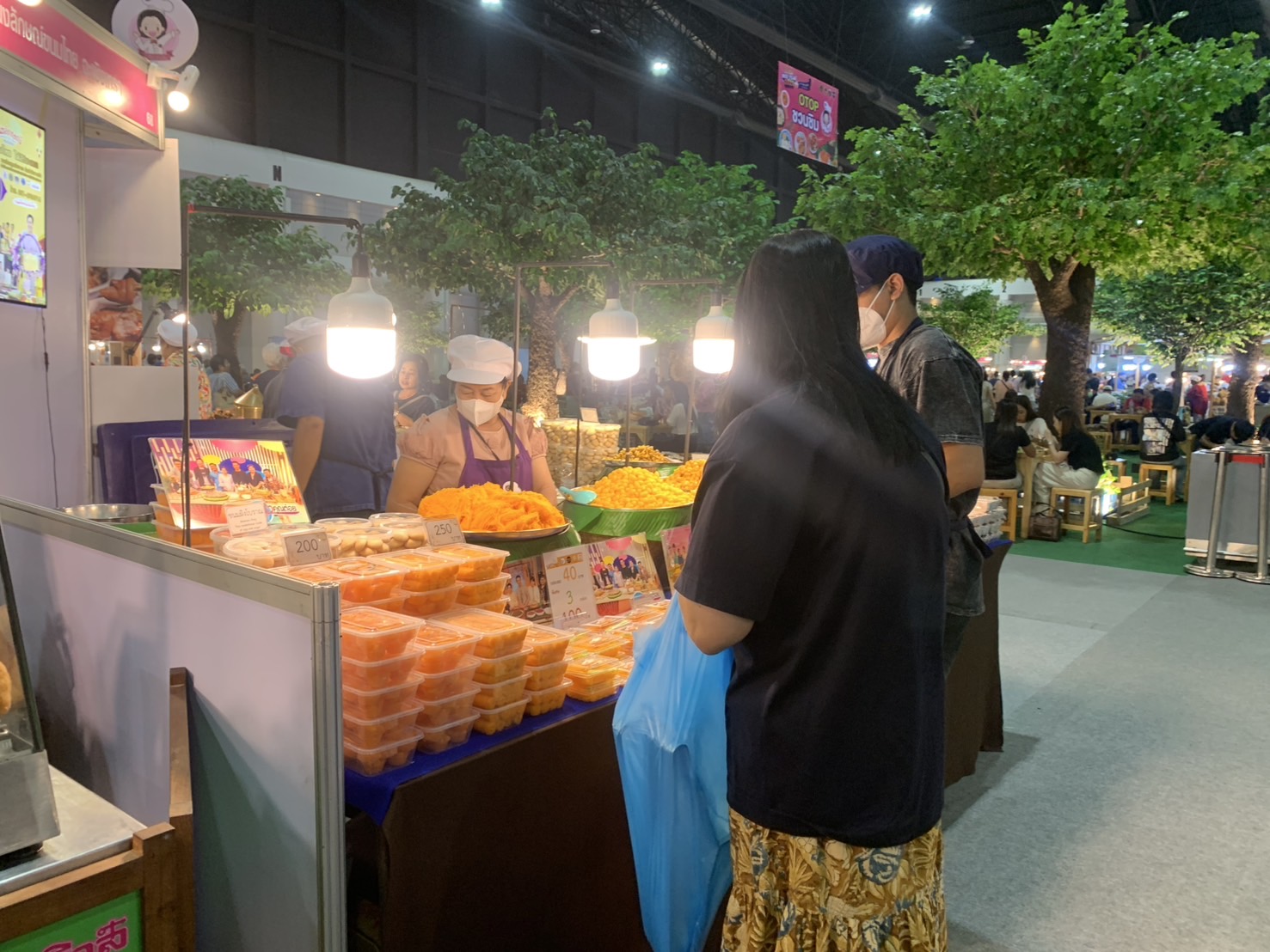 🛍️พช.เชิงเทรา นำผู้ผลิต ผู้ประกอบการ OTOP ร่วมจำหน่ายในงาน OTOP Midyear 2025 (วันที่สอง)