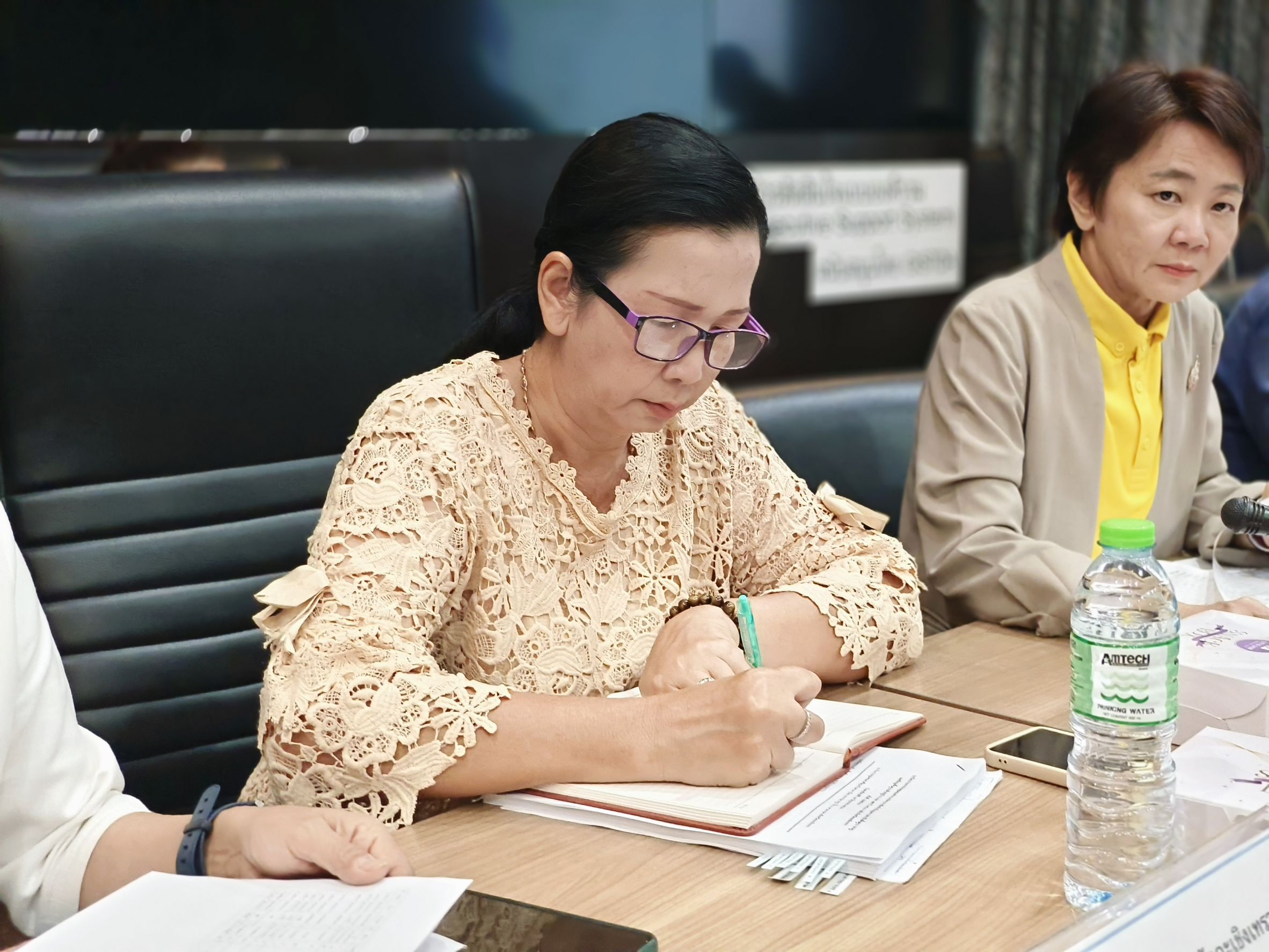 📰 พช.ฉะเชิงเทรา ประชุมคณะทำงานบริหารจัดเก็บข้อมูล จปฐ. และ กชช. 2ค ปี 2568 ขับเคลื่อนพัฒนาชุมชนด้วยข้อมูลคุณภาพ 📊📌