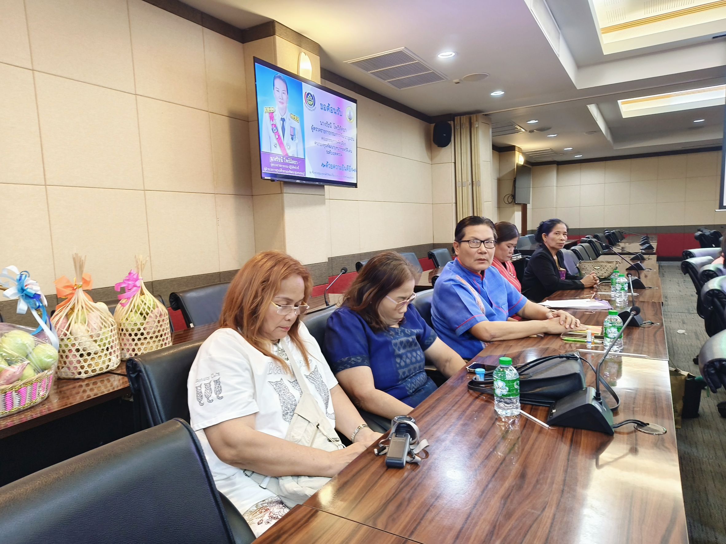 🌺 ศึกชิงเกียรติ! ฉะเชิงเทราเปิดเวทีต้อนรับคณะกรรมการคัดเลือกคนกองทุนสตรีดีเด่นระดับศูนย์ฯ โชว์ 3 ผลงานแชมป์ระดับจังหวัดอย่างภาคภูมิ 🎖️