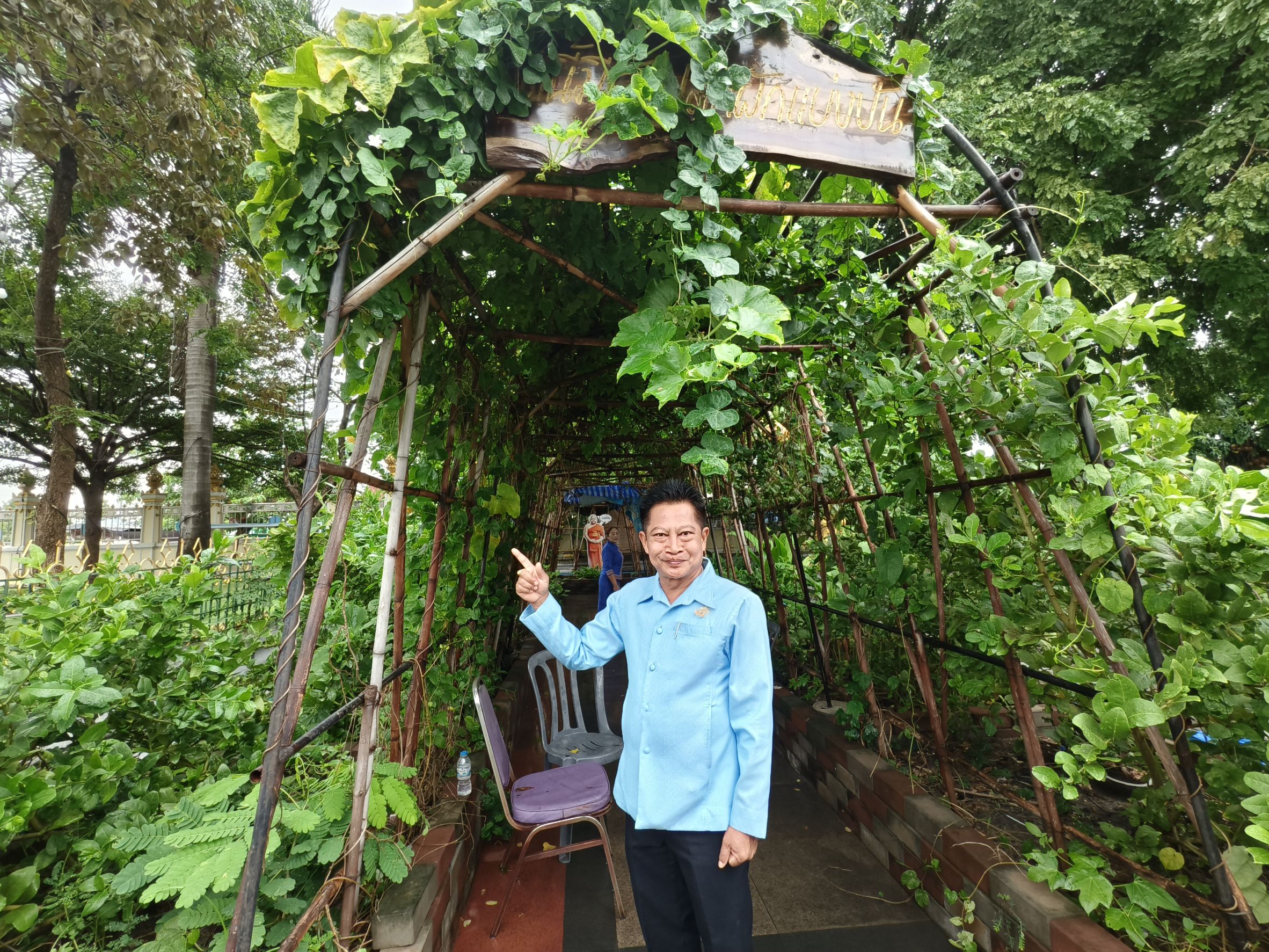 พช.ฉะเชิงเทรา ลงพื้นที่แปลงผัก “วัดนี้มีรัก ปลูกผักแบ่งปัน” วัดโสธรวรารามวรวิหาร สำรวจความเรียบร้อย ส่งเสริมความมั่นคงทางอาหารในชุมชน 🥬🤝🌱