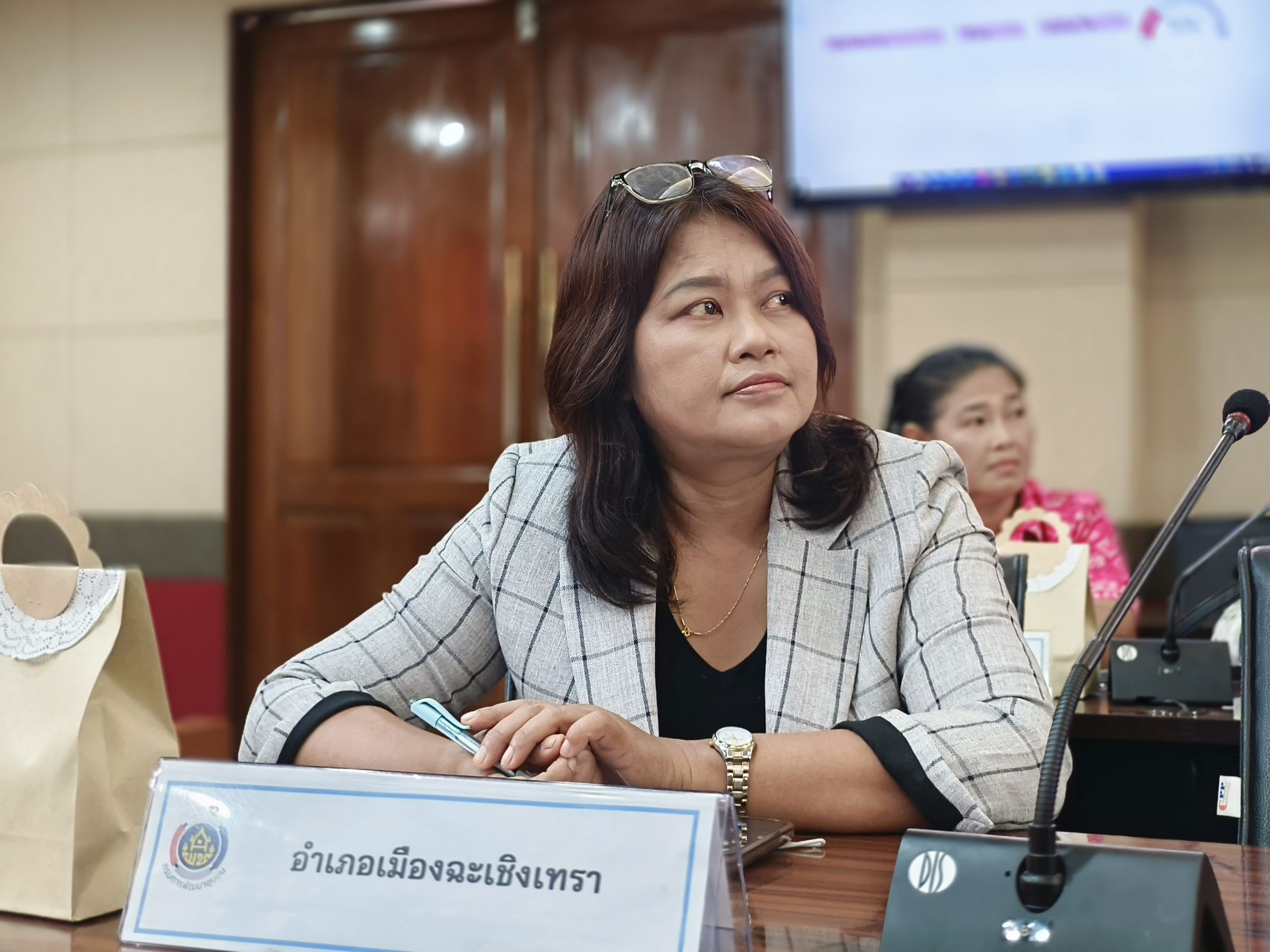 พช.แปดริ้ว ประชุมติดตามและประเมินผลทุนหมุนเวียนกองทุนพัฒนาบทบาทสตรี จังหวัดฉะเชิงเทรา ประจำปีงบประมาณ พ.ศ. ๒๕๖๘ 🧵💼