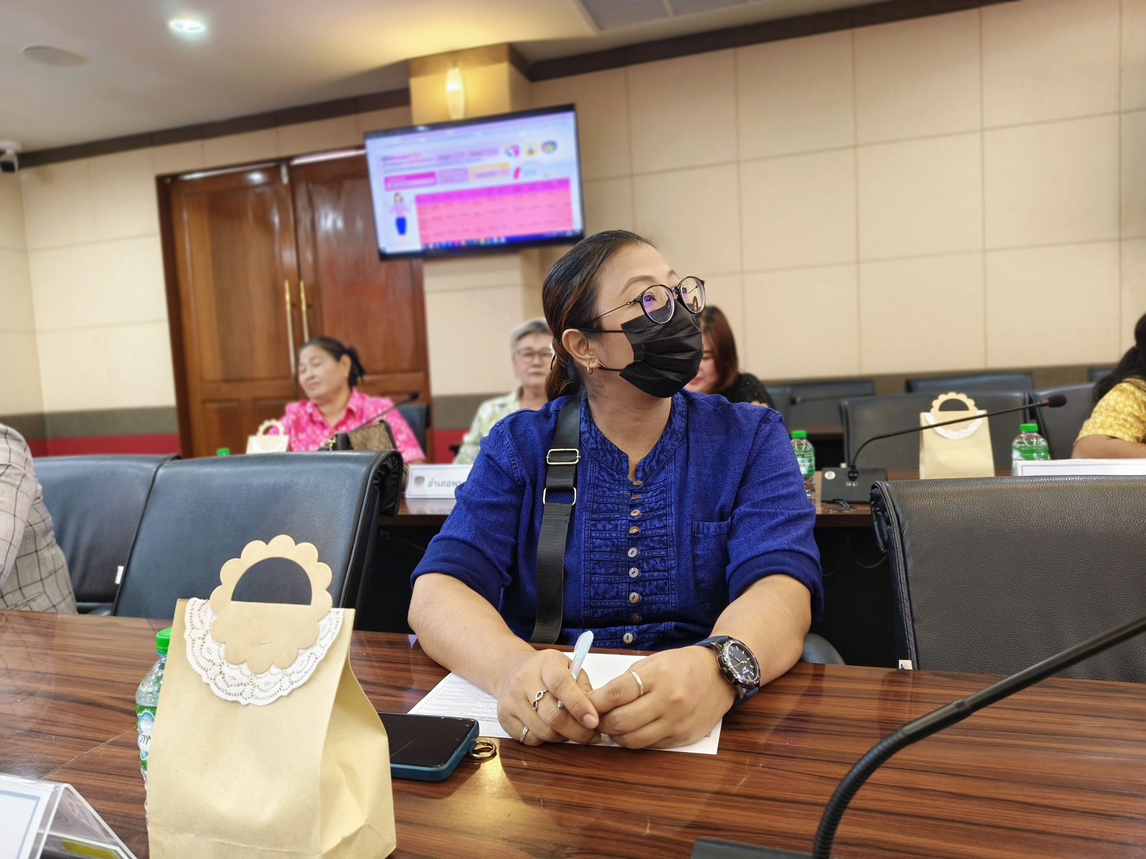 พช.แปดริ้ว ประชุมติดตามและประเมินผลทุนหมุนเวียนกองทุนพัฒนาบทบาทสตรี จังหวัดฉะเชิงเทรา ประจำปีงบประมาณ พ.ศ. ๒๕๖๘ 🧵💼