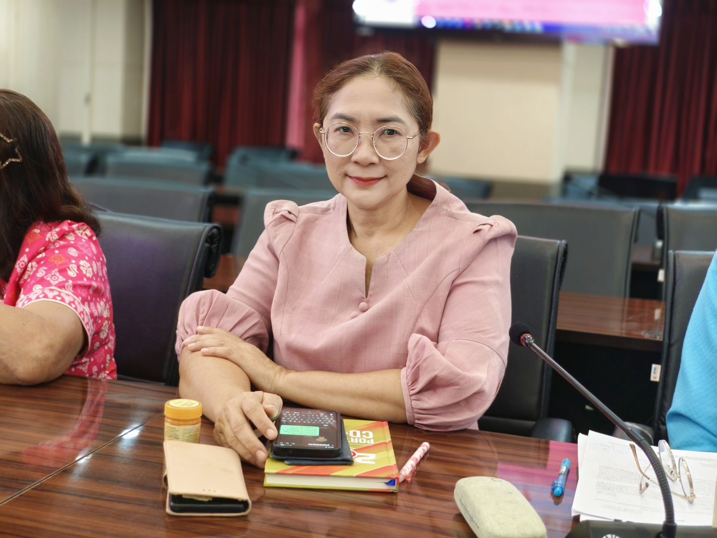 พช.แปดริ้ว ประชุมติดตามและประเมินผลทุนหมุนเวียนกองทุนพัฒนาบทบาทสตรี จังหวัดฉะเชิงเทรา ประจำปีงบประมาณ พ.ศ. ๒๕๖๘ 🧵💼