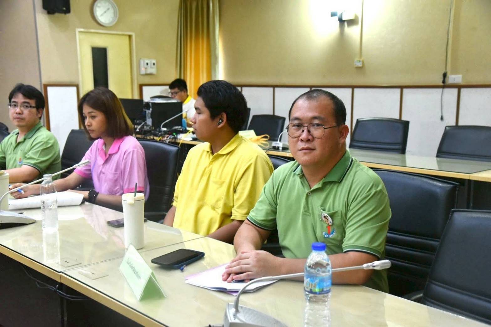 🪷พช. ฉะเชิงเทรา เข้าร่วมรับฟังการประชุมชี้แจงแนวทางการดำเนินงาน พัฒนาและฟื้นฟูหมู่บ้าน/ชุมชนกองทุนแม่ของแผ่นดิน