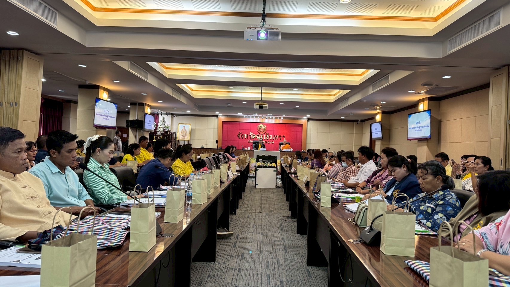 ปลัดจังหวัดฉะเชิงเทรา เปิดโครงการ “สร้างเครือข่ายผู้นำการเปลี่ยนแปลง” แนะ “อินฟลูเอนเซอร์ชุมชน” ขับเคลื่อนการพัฒนา