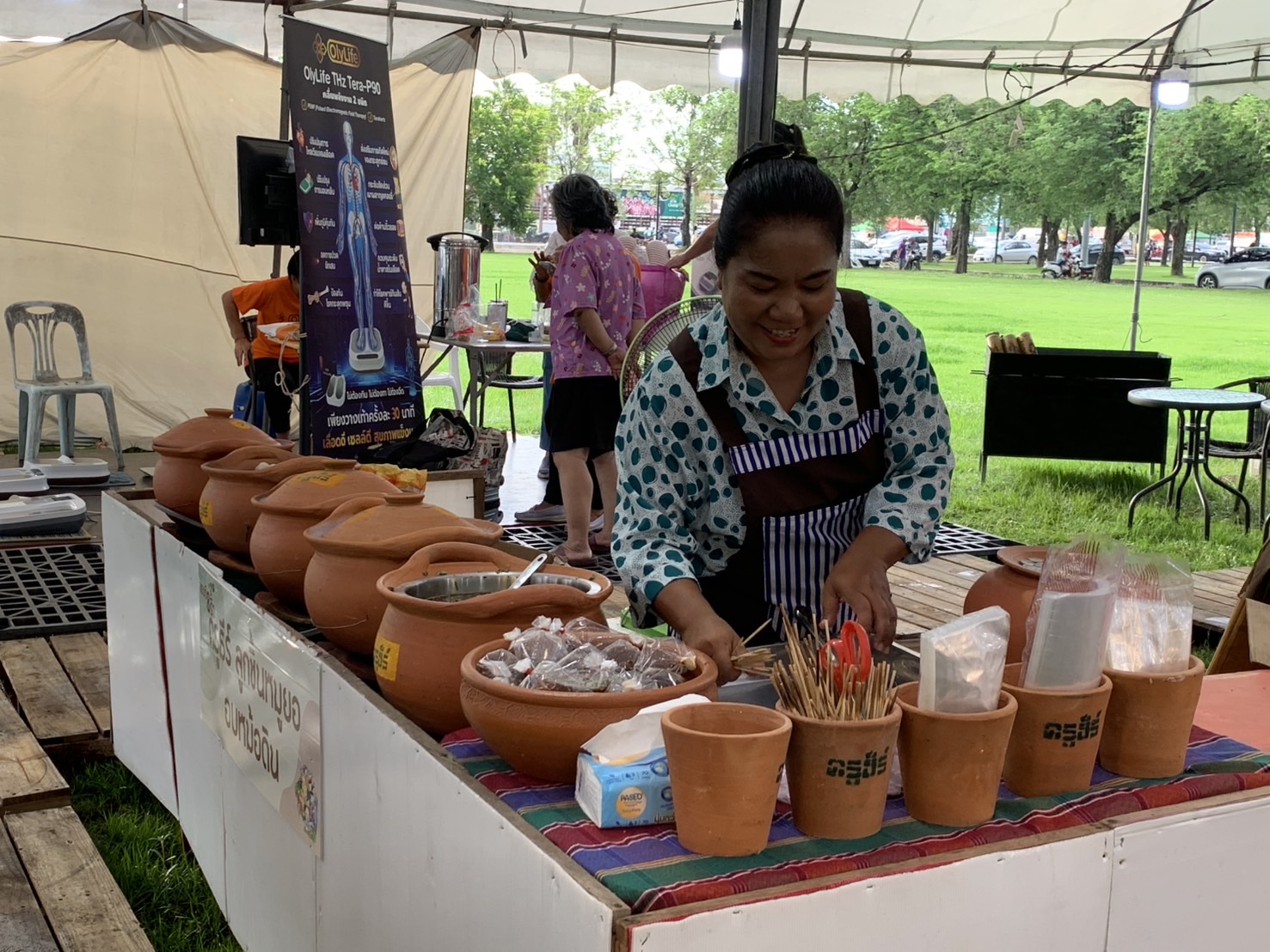 🛍️พช.ฉะเชิงเทรา ร่วมกับเครือข่ายกลุ่มอาชีพ และผู้ผลิต ผู้ประกอบการ OTOP จัดกิจกรรมส่งเสริมช่องทางการตลาด โครงการ “ตลาดนัดชุมชน คนแปดริ้วยิ้มได้” ครั้งที่ 5