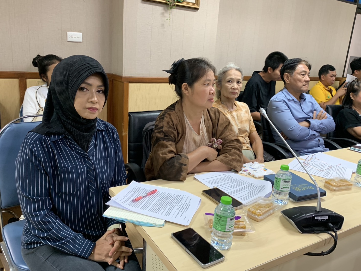 พช. ฉะเชิงเทรา จัดประชุมคัดเลือกผู้ผลิต ผู้ประกอบการ OTOP ร่วมจำหน่ายในงาน OTOP ศิลปาชีพ ประทีปไทย OTOP ก้าวไกลด้วยพระบารมี และประชุมคณะกรรมการเครือข่ายกลุ่มอาชีพ ผู้ผลิต และผู้ประกอบการหนึ่งตำบล หนึ่งผลิตภัณฑ์ ระดับจังหวัด