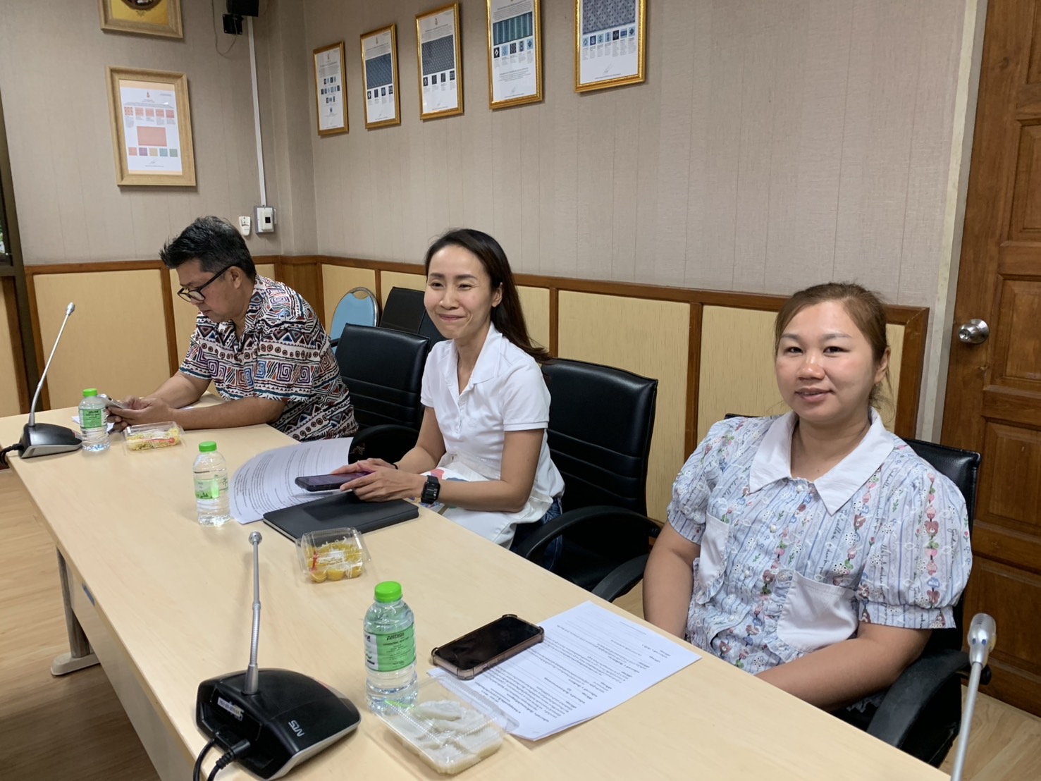 พช. ฉะเชิงเทรา จัดประชุมคัดเลือกผู้ผลิต ผู้ประกอบการ OTOP ร่วมจำหน่ายในงาน OTOP ศิลปาชีพ ประทีปไทย OTOP ก้าวไกลด้วยพระบารมี และประชุมคณะกรรมการเครือข่ายกลุ่มอาชีพ ผู้ผลิต และผู้ประกอบการหนึ่งตำบล หนึ่งผลิตภัณฑ์ ระดับจังหวัด