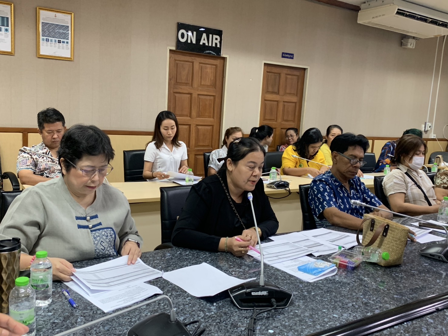 พช. ฉะเชิงเทรา จัดประชุมคัดเลือกผู้ผลิต ผู้ประกอบการ OTOP ร่วมจำหน่ายในงาน OTOP ศิลปาชีพ ประทีปไทย OTOP ก้าวไกลด้วยพระบารมี และประชุมคณะกรรมการเครือข่ายกลุ่มอาชีพ ผู้ผลิต และผู้ประกอบการหนึ่งตำบล หนึ่งผลิตภัณฑ์ ระดับจังหวัด