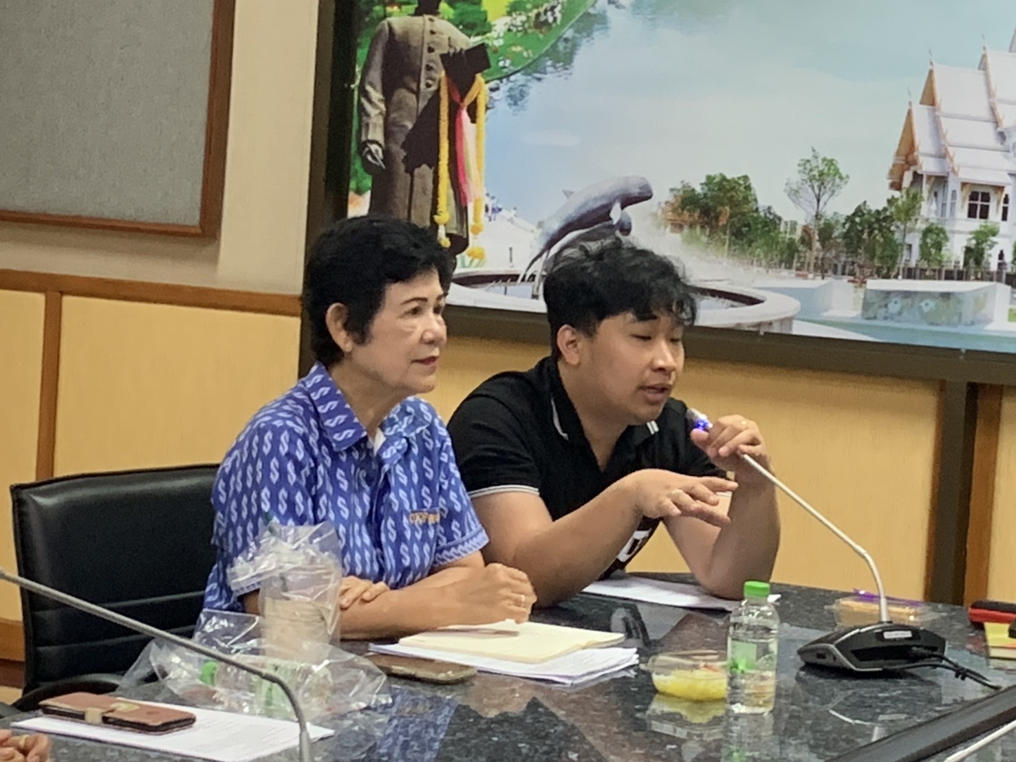 พช. ฉะเชิงเทรา จัดประชุมคัดเลือกผู้ผลิต ผู้ประกอบการ OTOP ร่วมจำหน่ายในงาน OTOP ศิลปาชีพ ประทีปไทย OTOP ก้าวไกลด้วยพระบารมี และประชุมคณะกรรมการเครือข่ายกลุ่มอาชีพ ผู้ผลิต และผู้ประกอบการหนึ่งตำบล หนึ่งผลิตภัณฑ์ ระดับจังหวัด