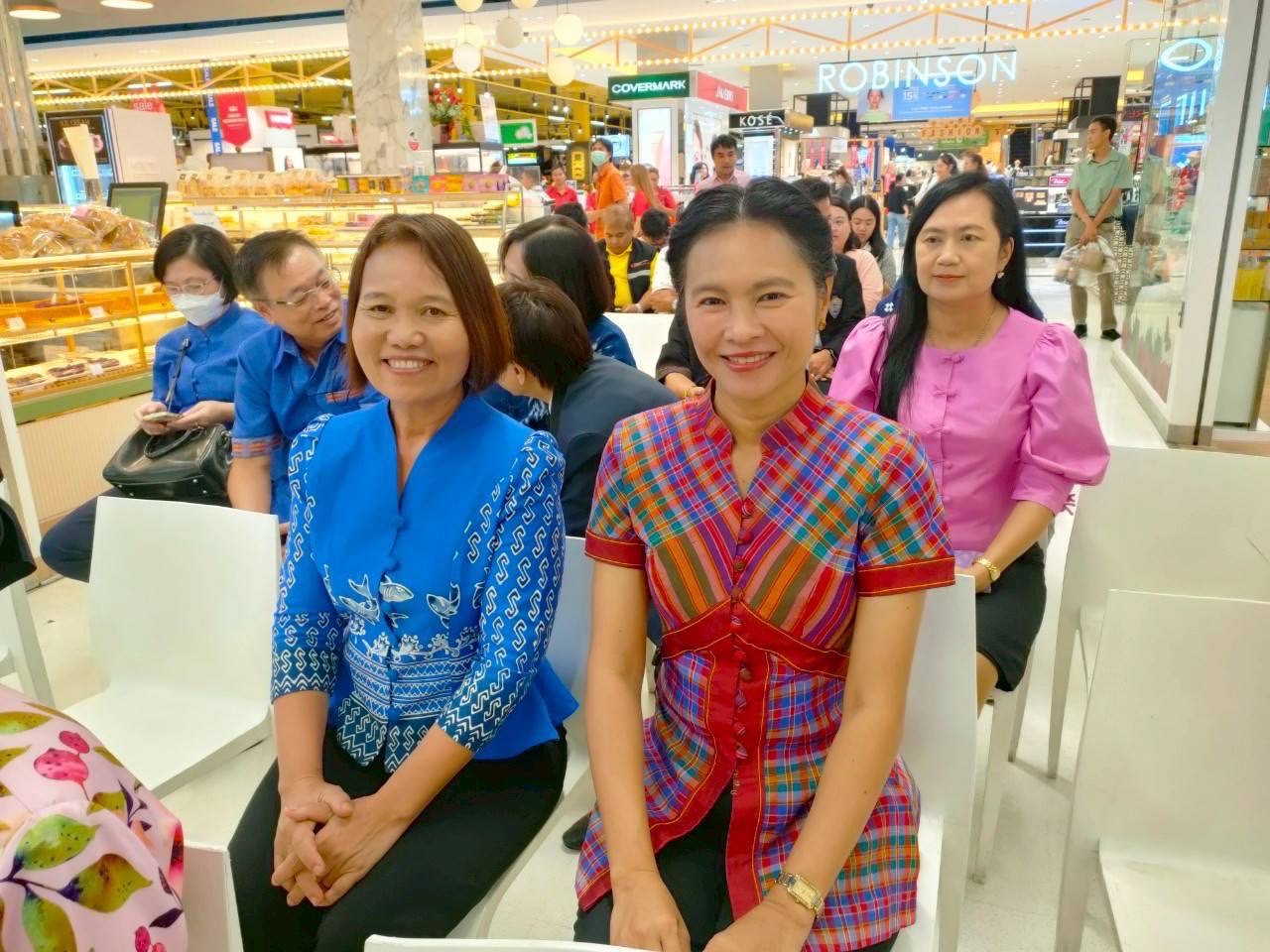 พช. ฉะเชิงเทรา ร่วมพิธีเปิดกิจกรรม “เทศกาลของดี 8 ริ้ว” ภายใต้โครงการร่วมค้าเพื่อพัฒนาเศรษฐกิจชุมชน ประจำปีงบประมาณ พ.ศ. 2568