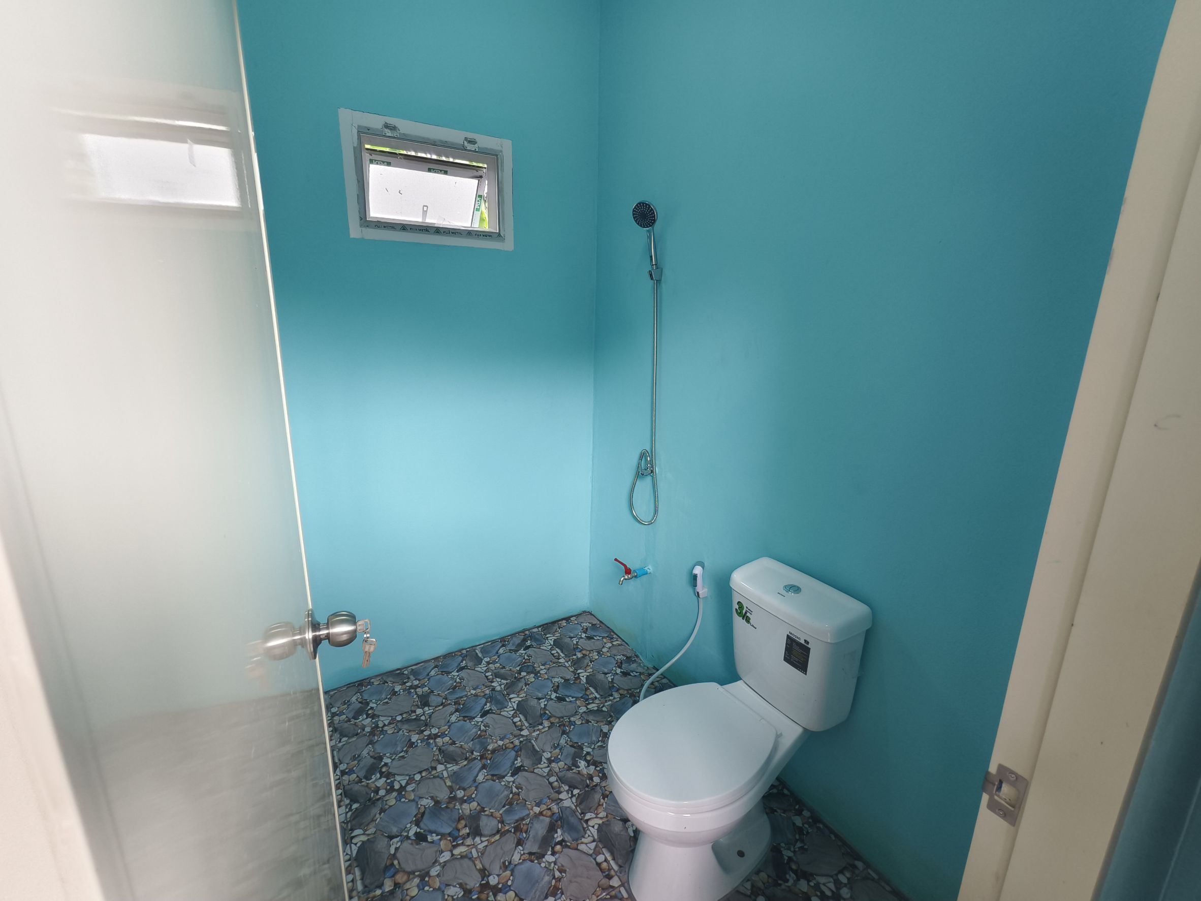 พช.ฉะเชิงเทรา ตรวจเยี่ยมบ้านครัวเรือนเป้าหมาย โครงการบ้านห่วงใยจากใจ GLO ประจำปี 2568 🏠