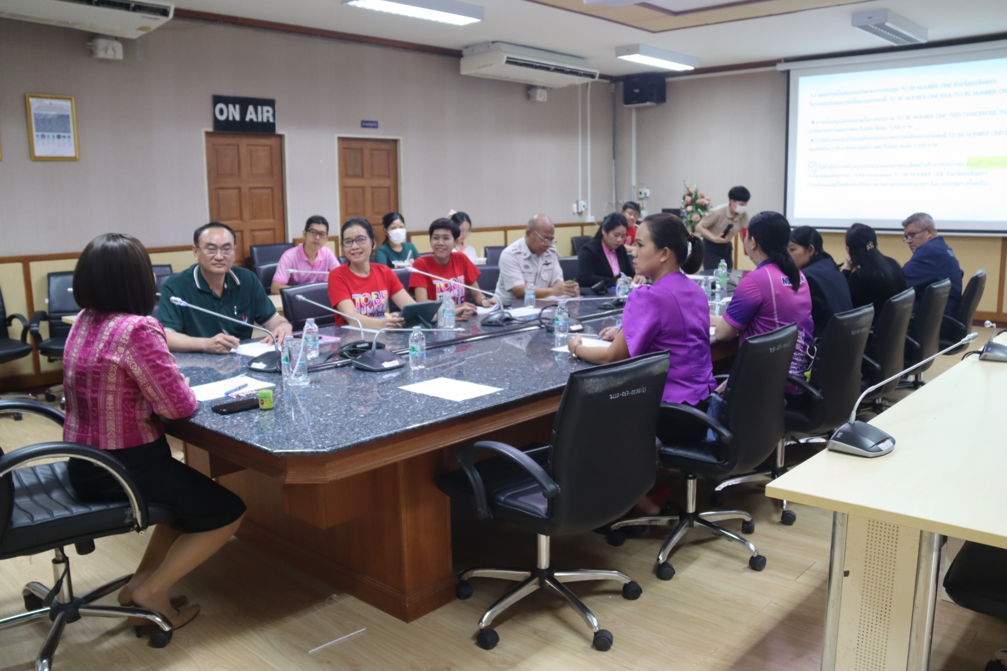 📰 พช.ฉะเชิงเทรา ร่วมประชุมคณะอนุกรรมการบริหารงานกองทุน TO BE NUMBER ONE จังหวัดฉะเชิงเทรา ครั้งที่ 1/2568 🧠✨