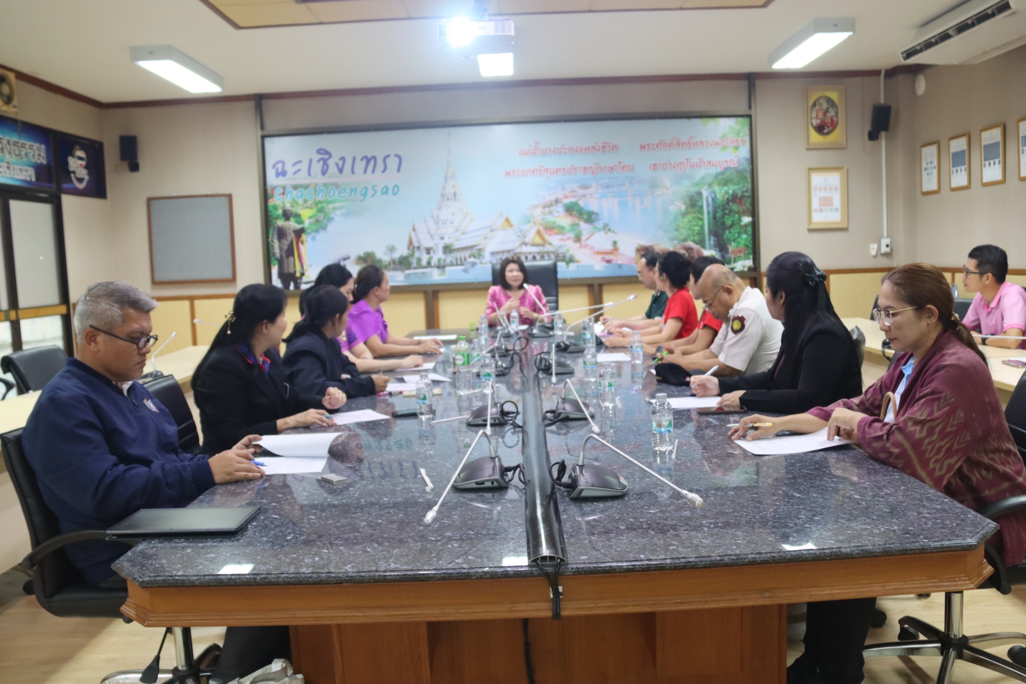 📰 พช.ฉะเชิงเทรา ร่วมประชุมคณะอนุกรรมการบริหารงานกองทุน TO BE NUMBER ONE จังหวัดฉะเชิงเทรา ครั้งที่ 1/2568 🧠✨