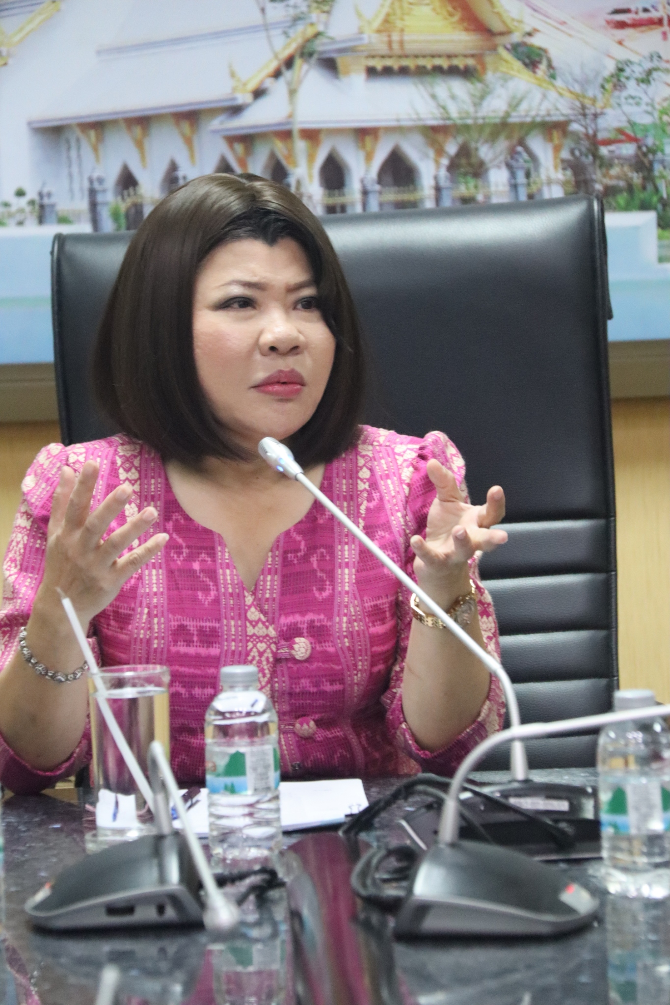 📰 พช.ฉะเชิงเทรา ร่วมประชุมคณะอนุกรรมการบริหารงานกองทุน TO BE NUMBER ONE จังหวัดฉะเชิงเทรา ครั้งที่ 1/2568 🧠✨