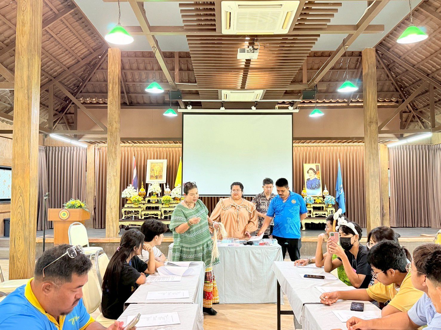 📰 พช.ฉะเชิงเทรา ปิดอบรมกลุ่มเป้าหมายเยาวชนและสมาชิกชุมชนกลุ่มเสี่ยง สร้างทักษะอาชีพ มอบใบประกาศ เสริมพลังชีวิตใหม่อย่างภาคภูมิ 🎓💼✨