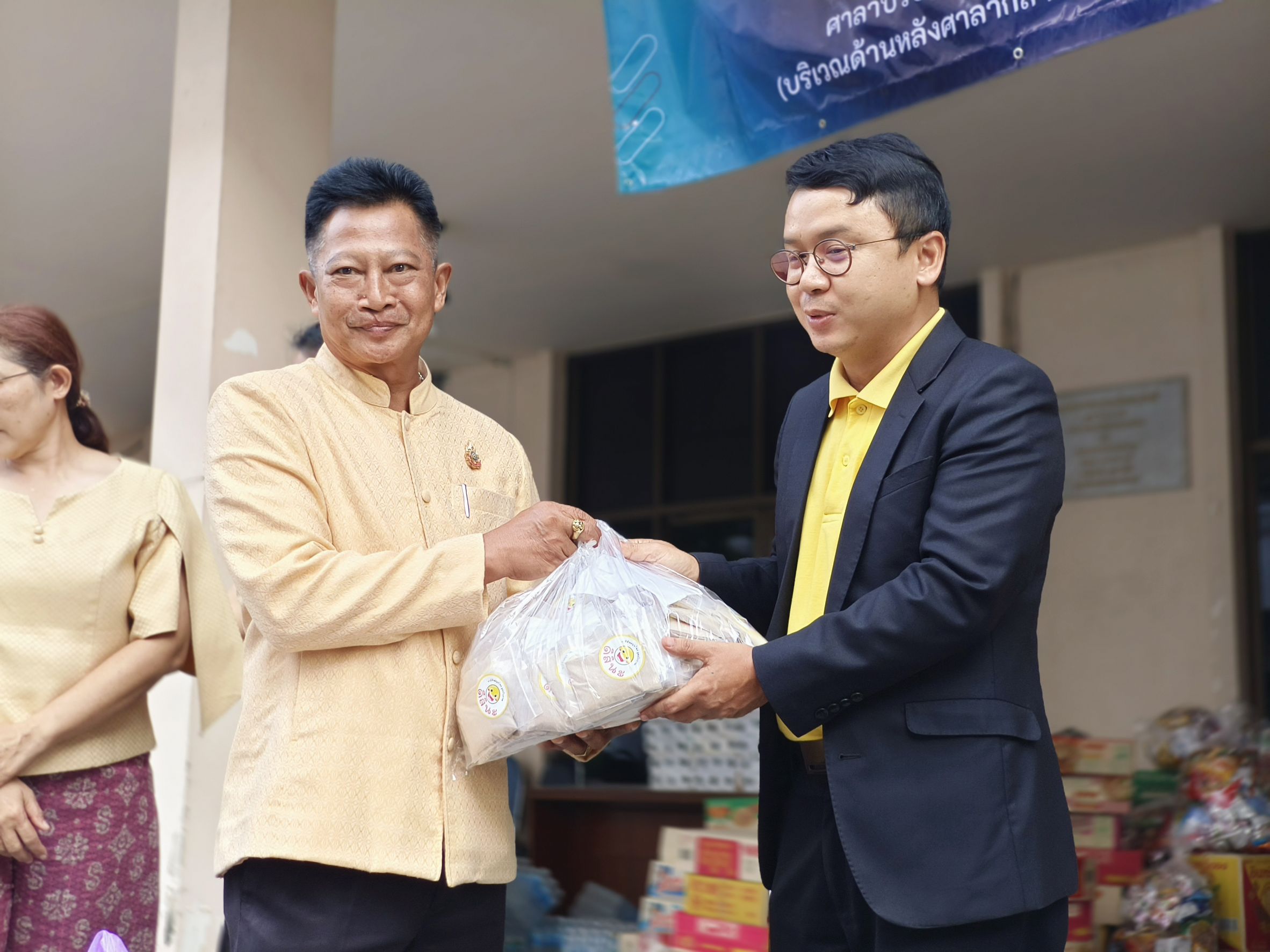 พช.แปดริ้วรวมพลังน้ำใจ! บริจาคสิ่งของจำเป็นส่งต่อกำลังใจให้ทหารชายแดนไทย-กัมพูชา