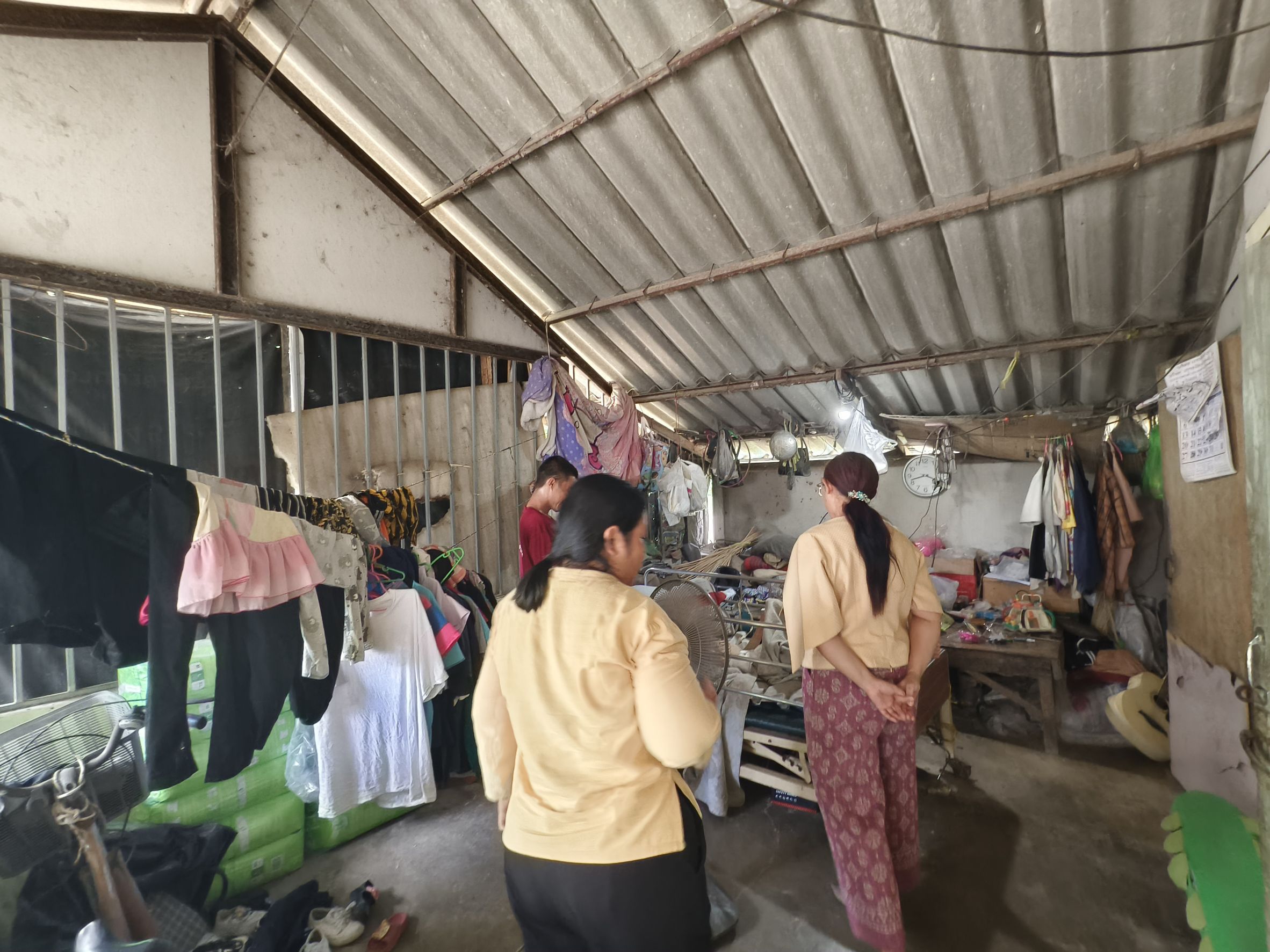 หนุนเยาวชนกลุ่มเสี่ยง! พช.ฉะเชิงเทราลงพื้นที่เยี่ยม “น้องแน็ค” วางแผนเลี้ยงกบ-ปลาดุก เสริมอาชีพยั่งยืน