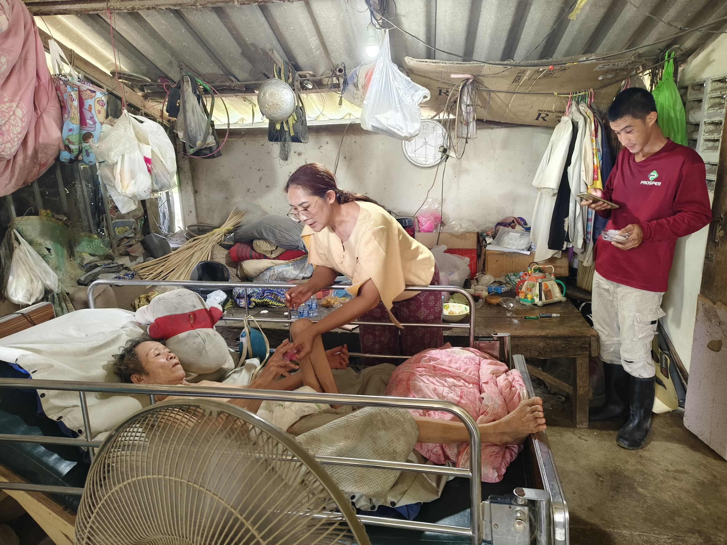 หนุนเยาวชนกลุ่มเสี่ยง! พช.ฉะเชิงเทราลงพื้นที่เยี่ยม “น้องแน็ค” วางแผนเลี้ยงกบ-ปลาดุก เสริมอาชีพยั่งยืน