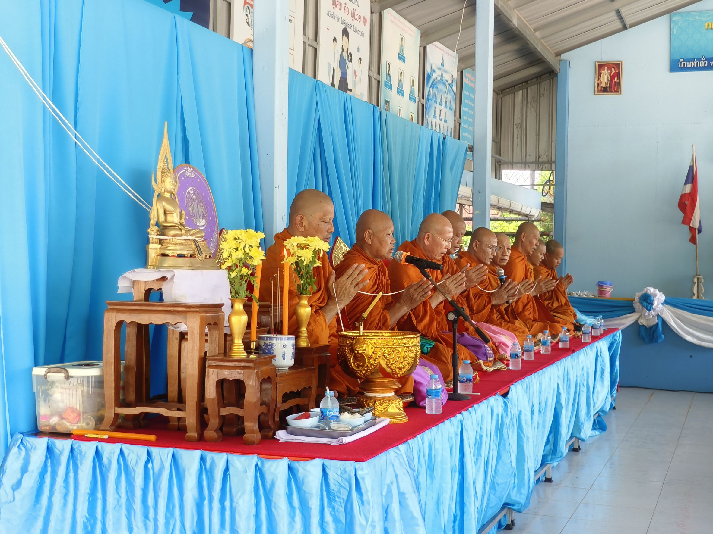 พช.ฉะเชิงเทรา ร่วมกองทุนแม่ของแผ่นดินบ้านท่าถั่ว จัดทำบุญวันแม่แห่งชาติ