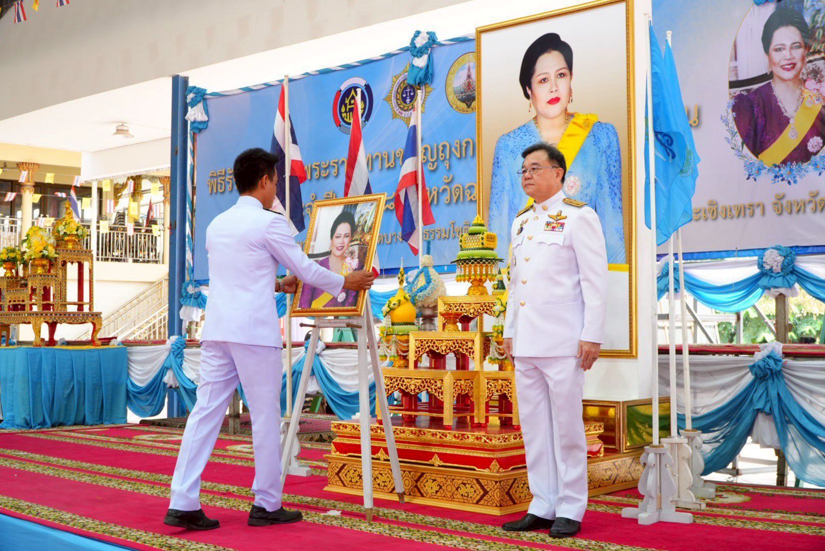 พช.ฉะเชิงเทราจัดพิธีมอบเงินพระราชทานขวัญถุงกองทุนแม่ของแผ่นดิน แก่ 13 หมู่บ้านต้นกล้า สืบสานพระราชปณิธานสู่ชุมชน