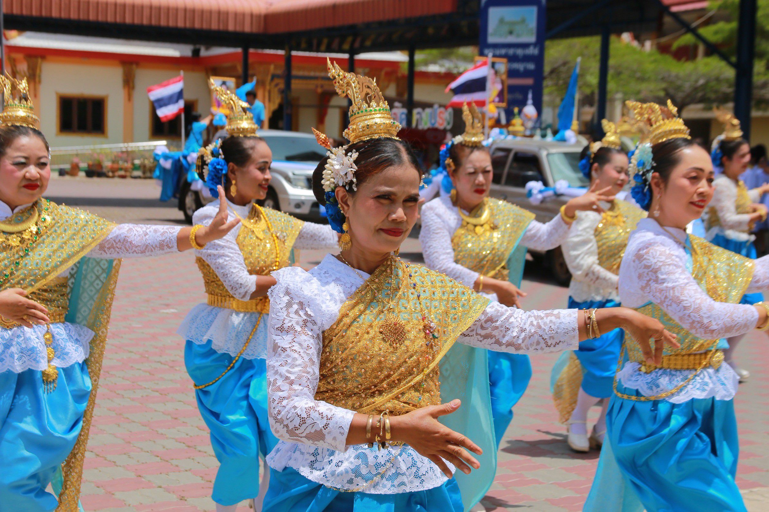 พช.ฉะเชิงเทราจัดพิธีมอบเงินพระราชทานขวัญถุงกองทุนแม่ของแผ่นดิน แก่ 13 หมู่บ้านต้นกล้า สืบสานพระราชปณิธานสู่ชุมชน