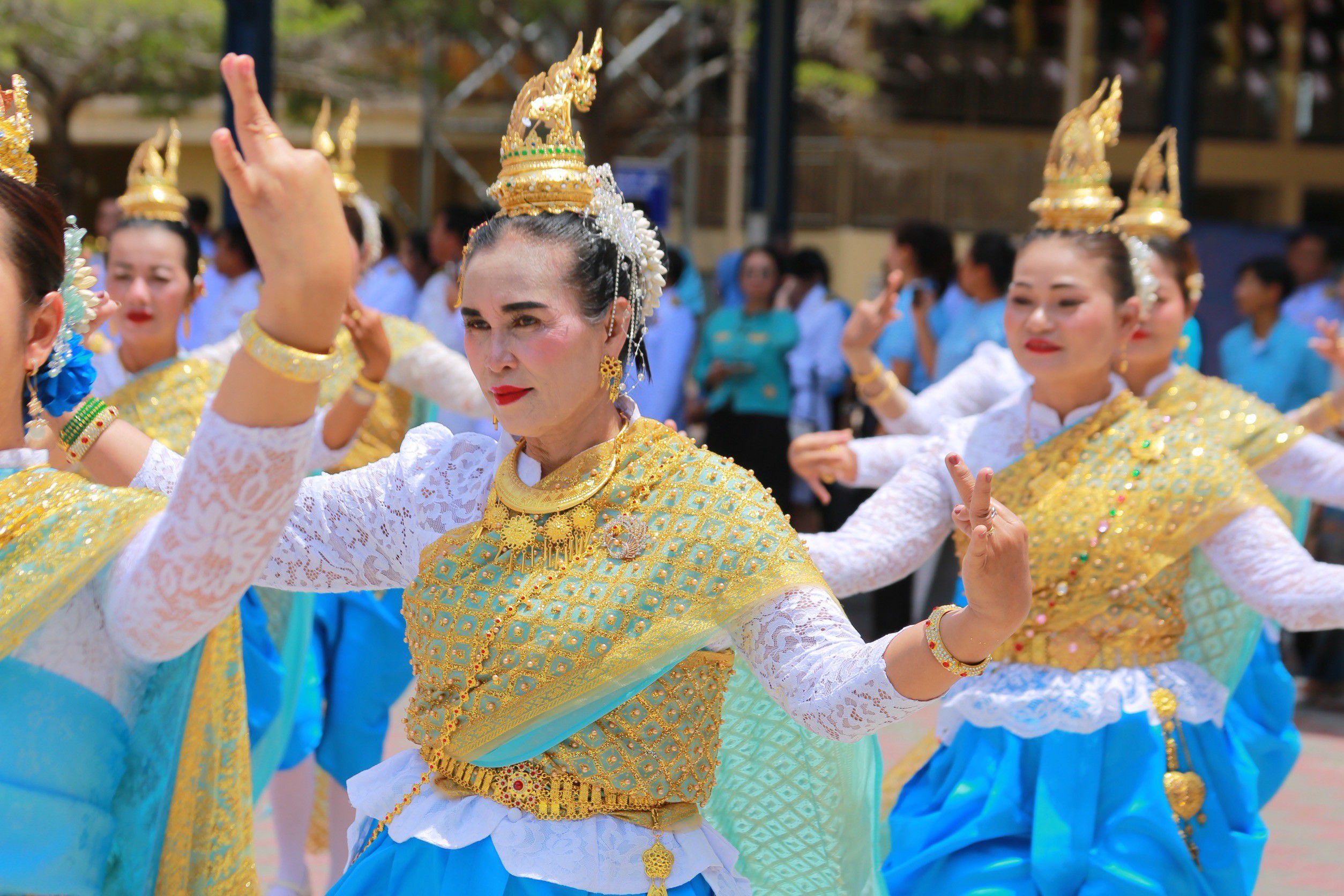 พช.ฉะเชิงเทราจัดพิธีมอบเงินพระราชทานขวัญถุงกองทุนแม่ของแผ่นดิน แก่ 13 หมู่บ้านต้นกล้า สืบสานพระราชปณิธานสู่ชุมชน