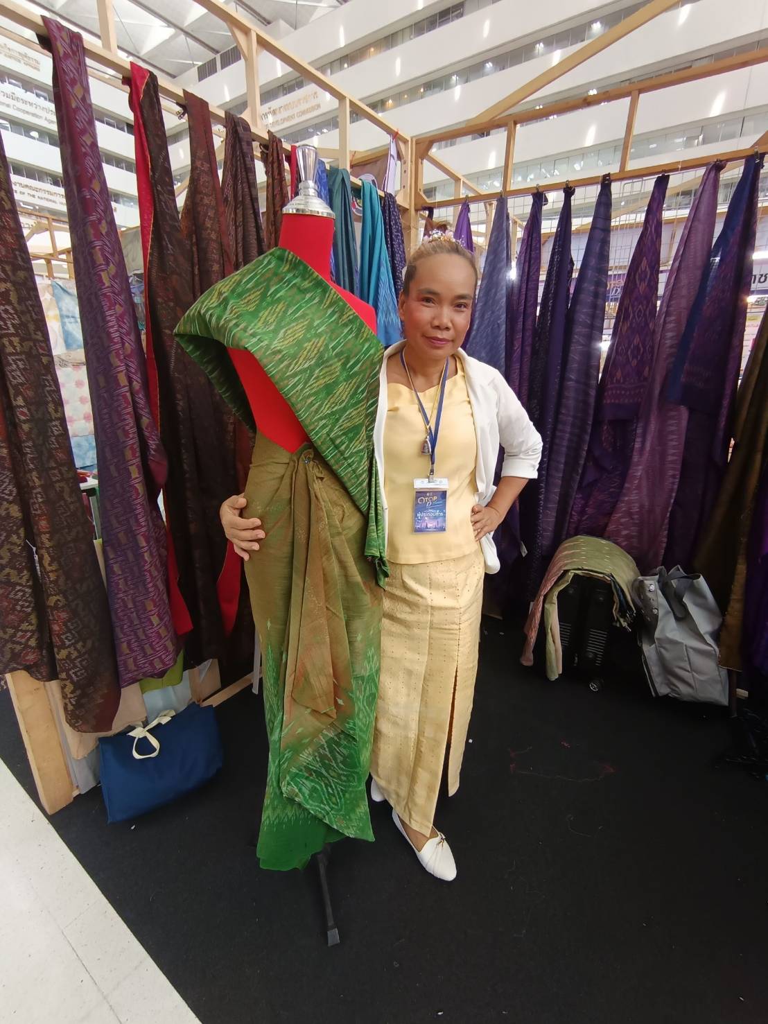 พช.ฉะเชิงเทรา ร่วมกิจกรรมการประชาสัมพันธ์สร้างการรับรู้การพัฒนาผลิตภัณฑ์ OTOP  กลุ่มปรับตัวสู่การพัฒนา (Quadrant D) ให้มีคุณภาพ มาตรฐาน (วันที่ 5)