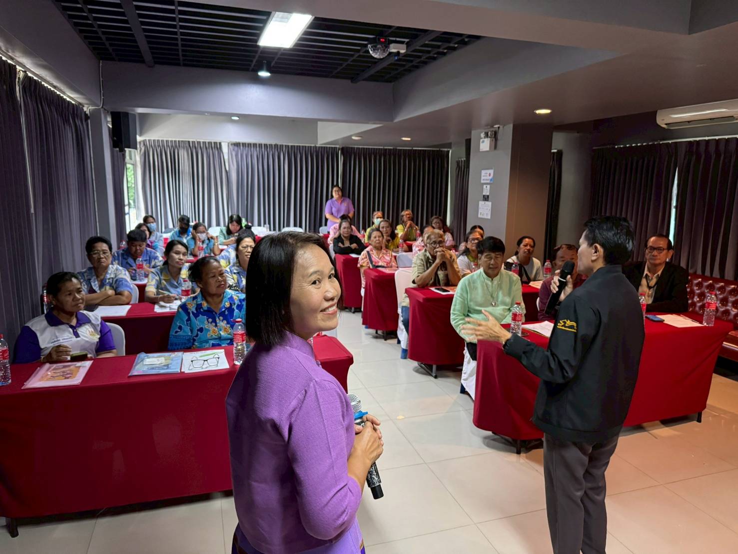 พช.ฉะเชิงเทรา ร่วมเป็นวิทยากรโครงการบริหารจัดการแรงงานนอกระบบ แรงงานสูงอายุ และแรงงานพิการ จังหวัดฉะเชิงเทรา