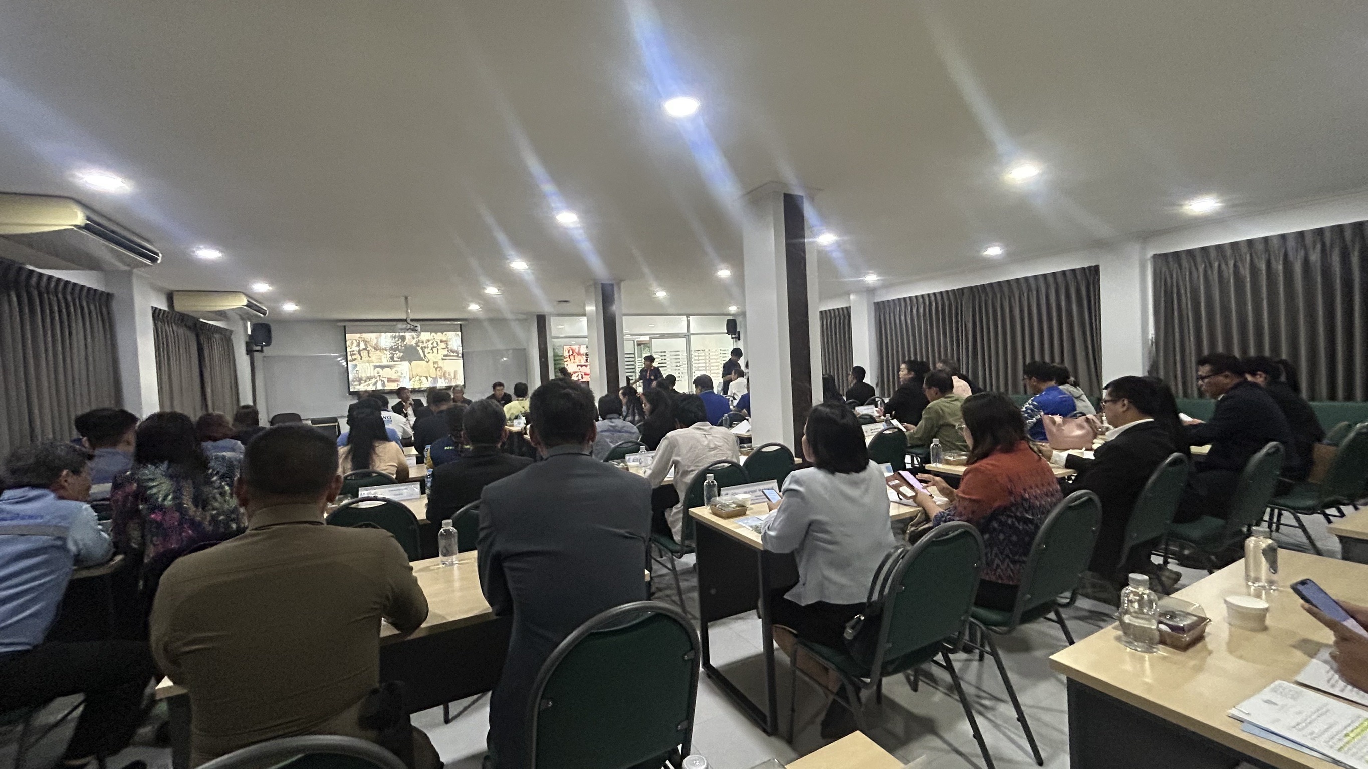 พช.ฉะเชิงเทรา ร่วมประชุมคณะที่ปรึกษาและคณะกรรมการบริหารหอการค้าจังหวัดฉะเชิงเทรา ครั้งที่ 5/2568 (สัญจร)