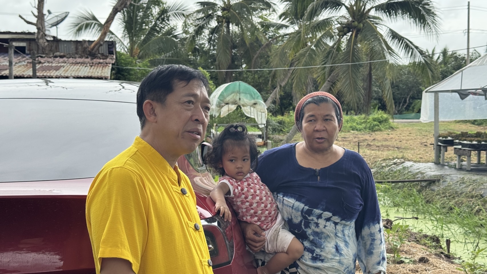 พช.ฉะเชิงเทรา รับมอบต้นกล้า 2,000 ต้น เตรียมพร้อมกิจกรรมเฉลิมพระเกียรติฯ ที่ “โคก หนอง นา” บางน้ำเปรี้ยว