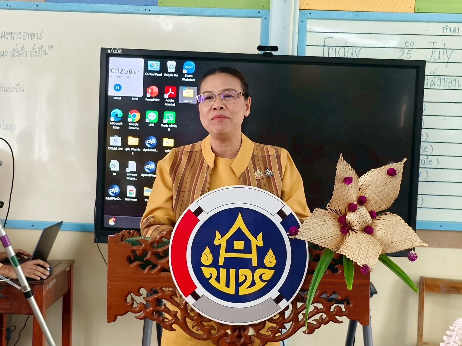 ผู้นำการเปลี่ยนแปลงตำบลเมืองใหม่ ฉะเชิงเทรา โชว์ผลสำเร็จบนเวทีระดับประเทศ ณ โรงเรียนวัดแสนภุมราวาส มหกรรม “ตำบลเข้มแข็งตามหลักเศรษฐกิจพอเพียง”