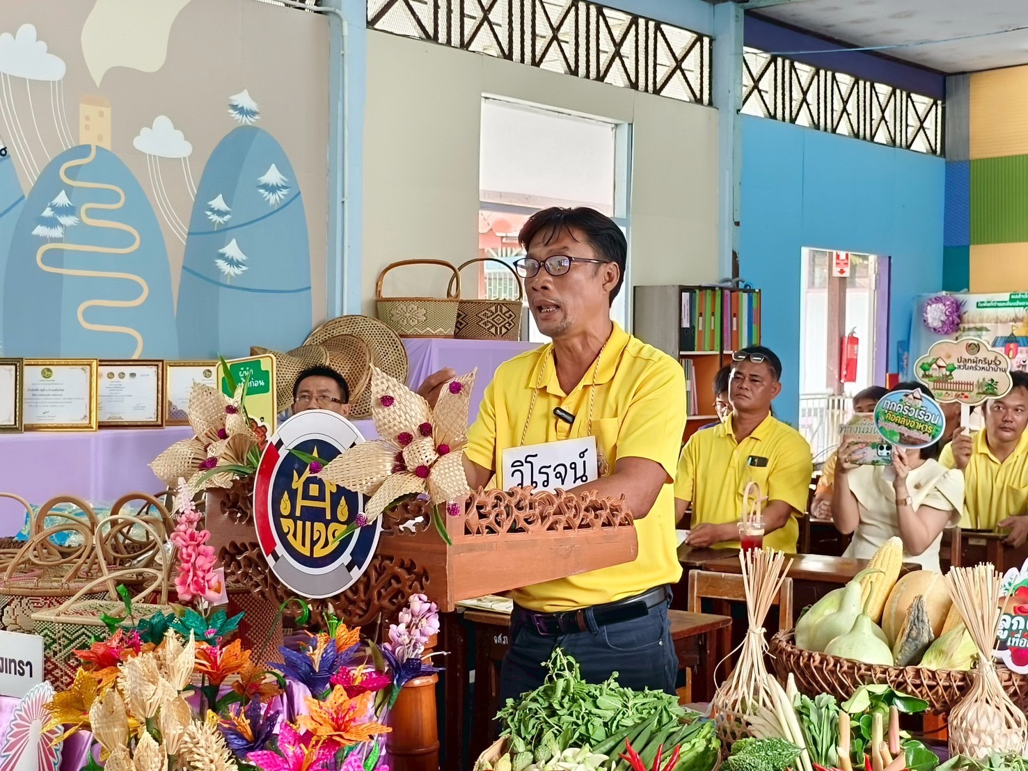 ผู้นำการเปลี่ยนแปลงตำบลเมืองใหม่ ฉะเชิงเทรา โชว์ผลสำเร็จบนเวทีระดับประเทศ ณ โรงเรียนวัดแสนภุมราวาส มหกรรม “ตำบลเข้มแข็งตามหลักเศรษฐกิจพอเพียง”