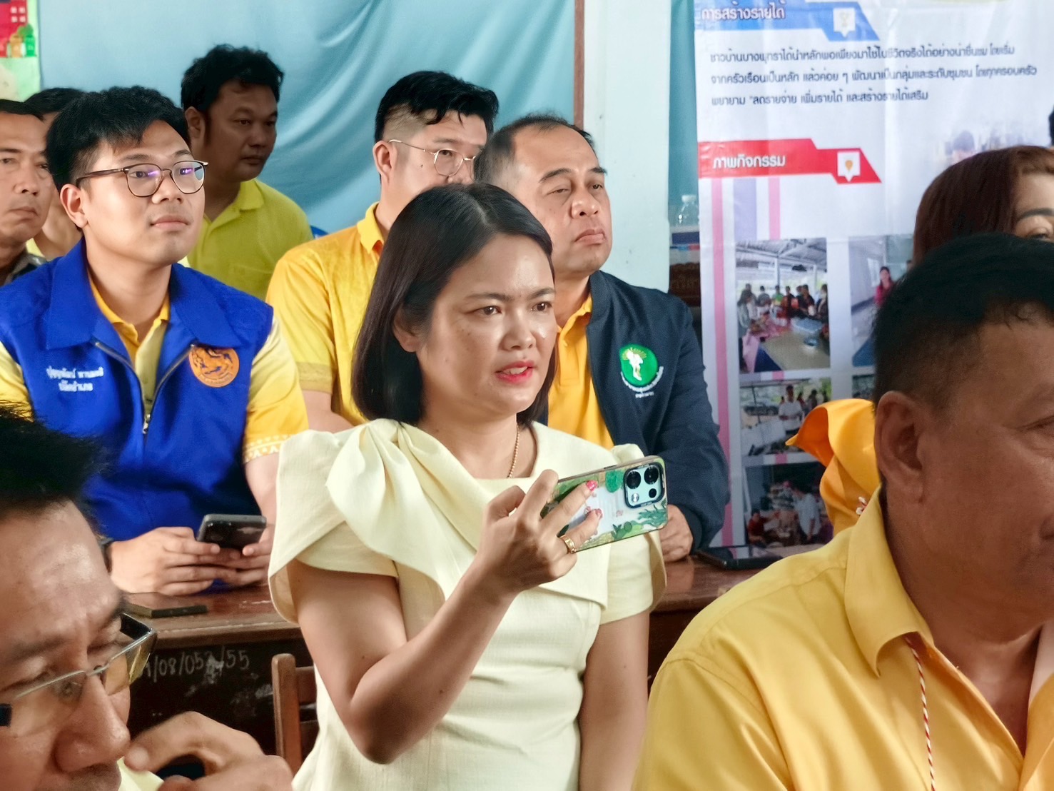 ผู้นำการเปลี่ยนแปลงตำบลเมืองใหม่ ฉะเชิงเทรา โชว์ผลสำเร็จบนเวทีระดับประเทศ ณ โรงเรียนวัดแสนภุมราวาส มหกรรม “ตำบลเข้มแข็งตามหลักเศรษฐกิจพอเพียง”