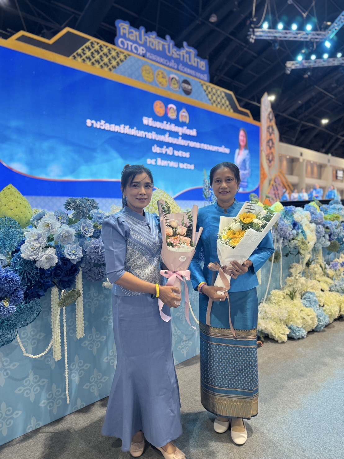 พช.ฉะเชิงเทรา นำสตรีร่วมพิธีมอบรางวัล “สตรีดีเด่น” ขับเคลื่อนนโยบาย มท. ประจำปี 2568