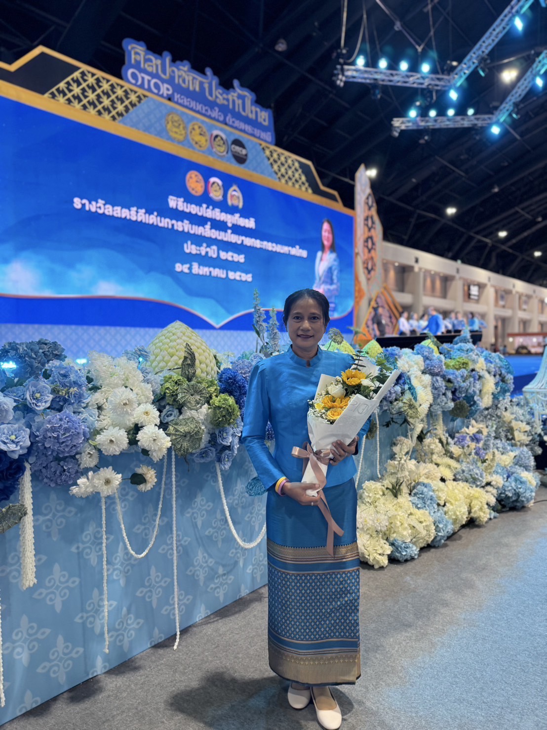 พช.ฉะเชิงเทรา นำสตรีร่วมพิธีมอบรางวัล “สตรีดีเด่น” ขับเคลื่อนนโยบาย มท. ประจำปี 2568