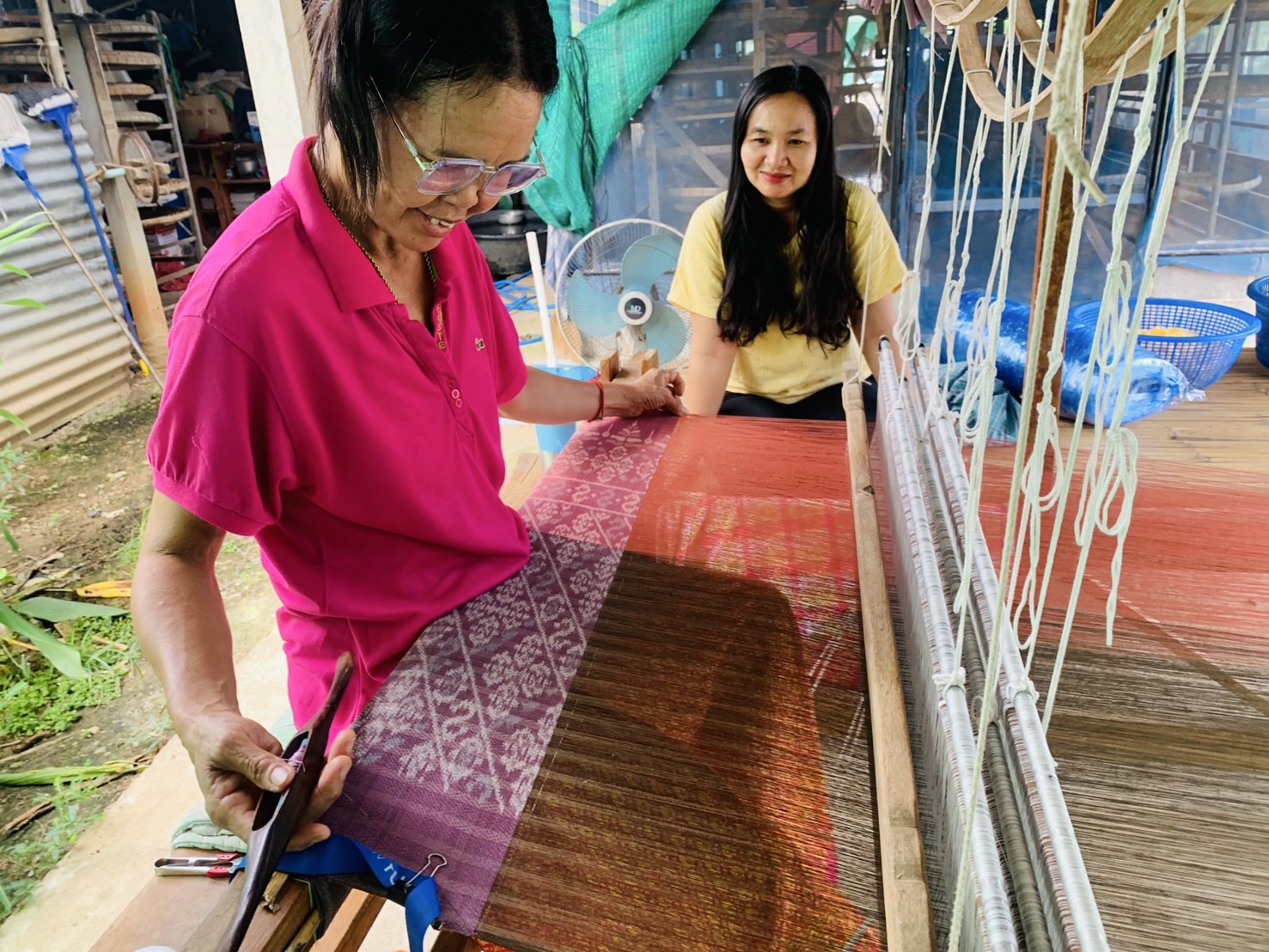 พช.ฉะเชิงเทรา ติดตาม ให้กำลังใจผู้ผลิต ผู้ประกอบการผ้าไทย อ.เมืองฯ ร่วมส่งประกวดผ้าลายพระราชทาน “ผ้าลายสิริราชพัสตราภรณ์“