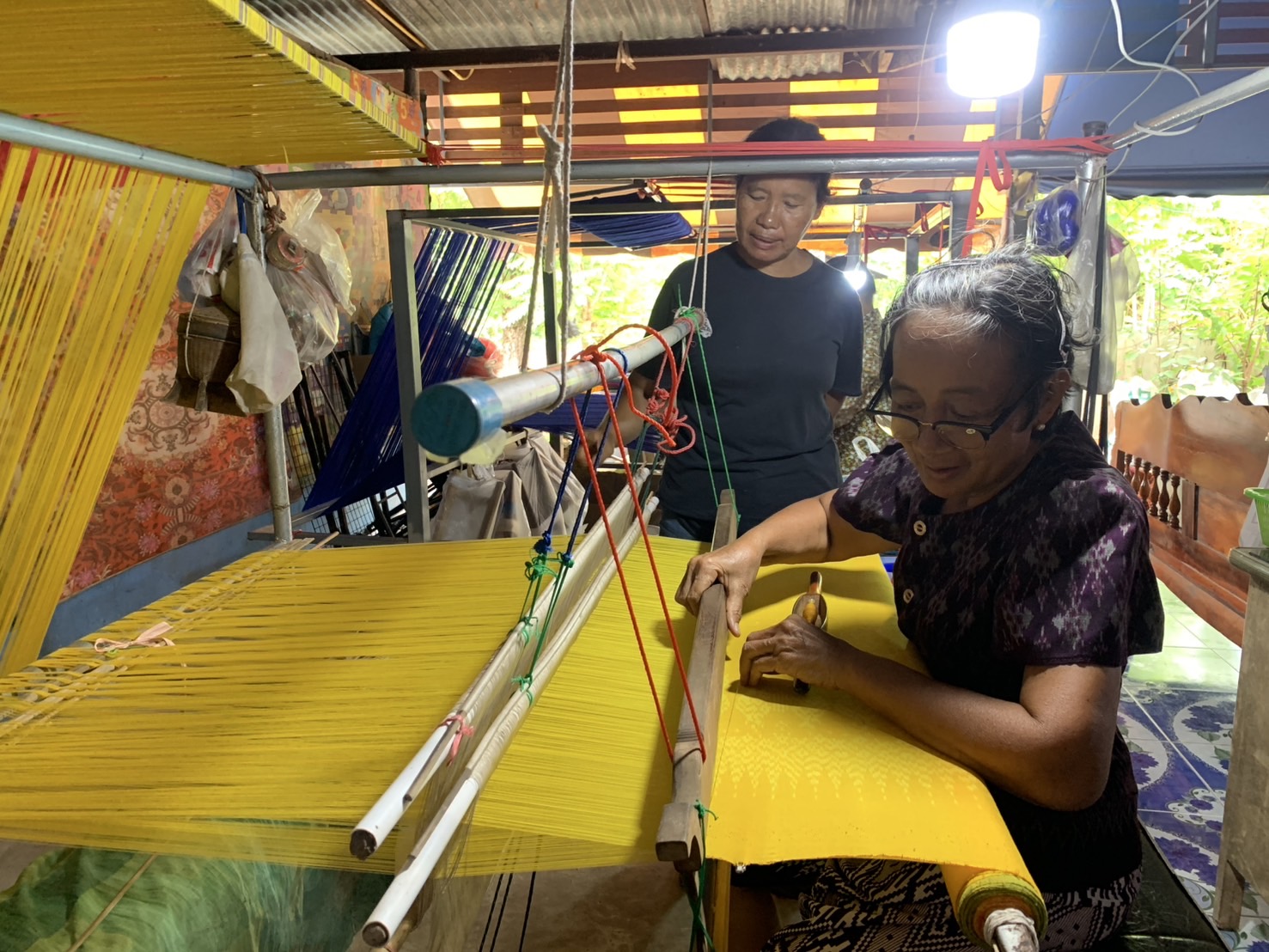 พช.ฉะเชิงเทรา ติดตาม ให้กำลังใจผู้ผลิต ผู้ประกอบการผ้าไทย อ.เมืองฯ ร่วมส่งประกวดผ้าลายพระราชทาน “ผ้าลายสิริราชพัสตราภรณ์“