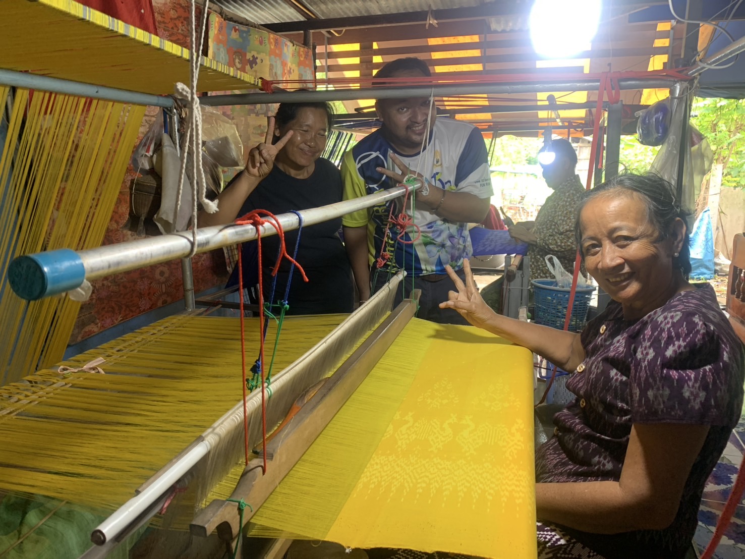 พช.ฉะเชิงเทรา ติดตาม ให้กำลังใจผู้ผลิต ผู้ประกอบการผ้าไทย อ.เมืองฯ ร่วมส่งประกวดผ้าลายพระราชทาน “ผ้าลายสิริราชพัสตราภรณ์“