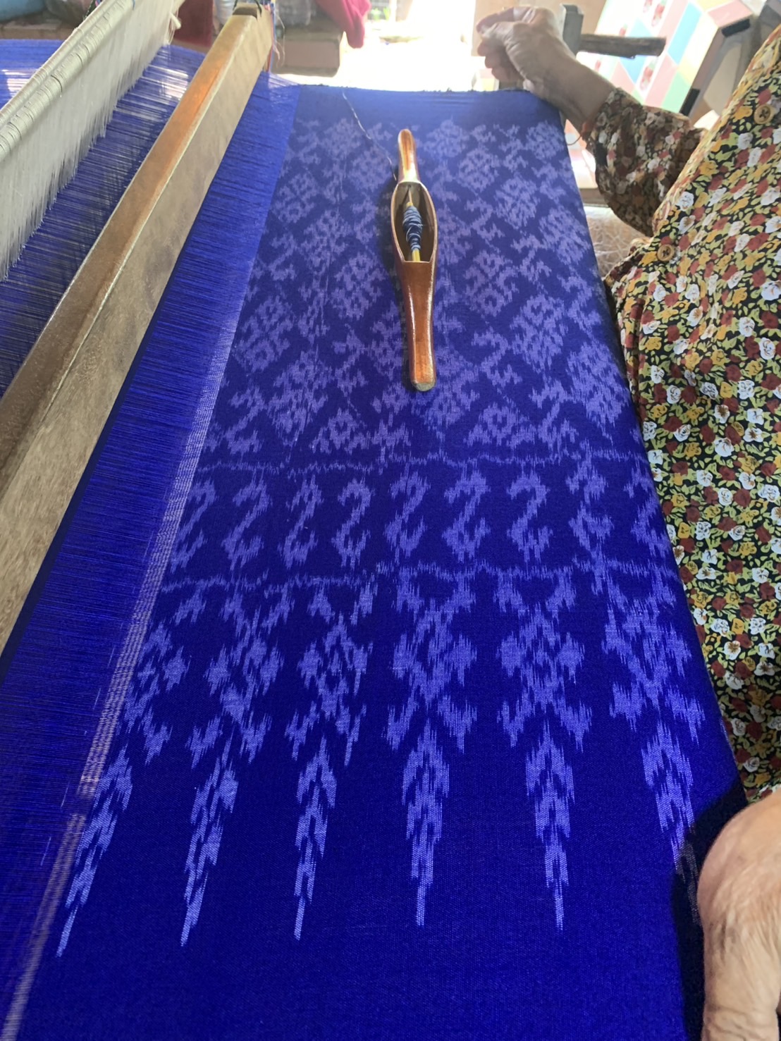 พช.ฉะเชิงเทรา ติดตาม ให้กำลังใจผู้ผลิต ผู้ประกอบการผ้าไทย อ.เมืองฯ ร่วมส่งประกวดผ้าลายพระราชทาน “ผ้าลายสิริราชพัสตราภรณ์“