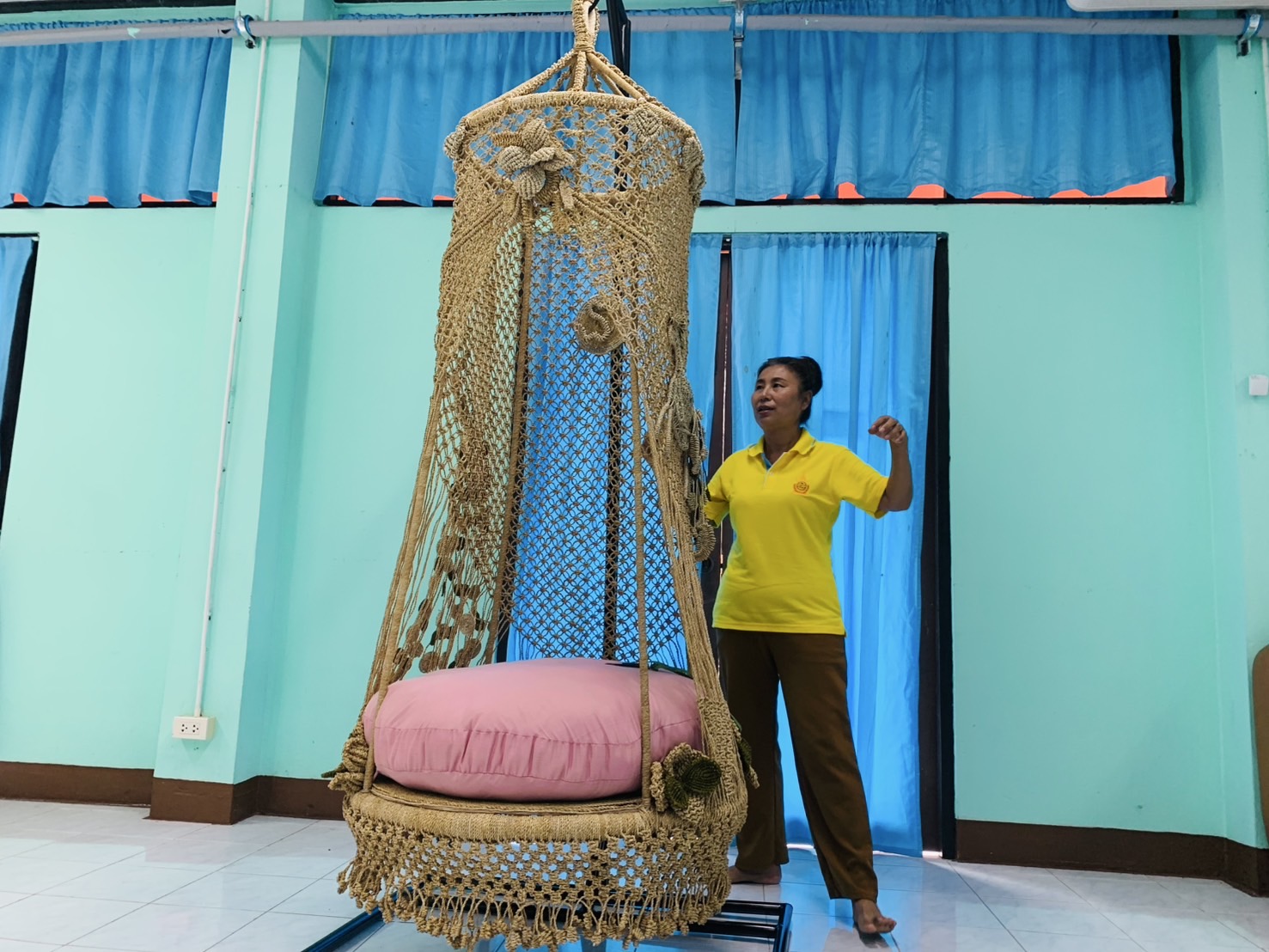 พช.ฉะเชิงเทรา รับสมัคร “ชิงช้าหญ้าแฝก” เข้าร่วมการประกวดผ้าลายพระราชทาน “ผ้าลายสิริราชพัสตราภรณ์“ และงานหัตถกรรม ประจำปี 2568