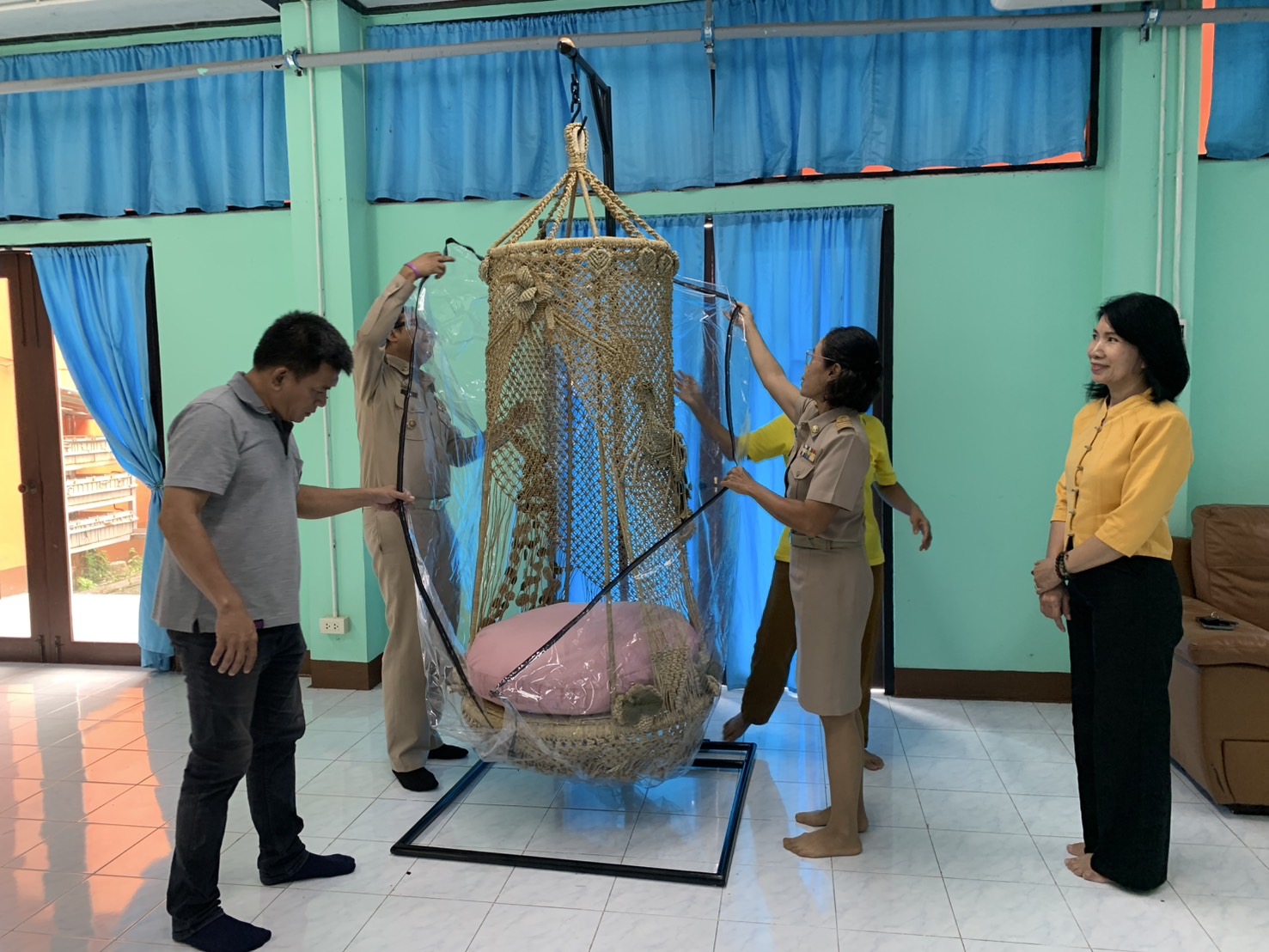 พช.ฉะเชิงเทรา รับสมัคร “ชิงช้าหญ้าแฝก” เข้าร่วมการประกวดผ้าลายพระราชทาน “ผ้าลายสิริราชพัสตราภรณ์“ และงานหัตถกรรม ประจำปี 2568