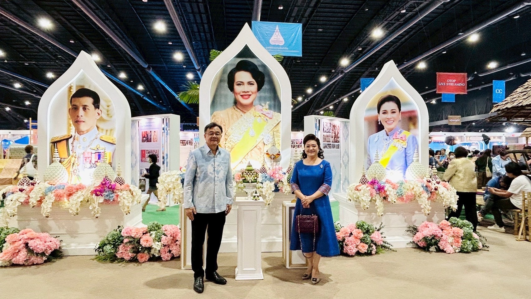 🎊จังหวัดฉะเชิงเทรา ร่วมพิธีเปิดงานศิลปาชีพประทีปไทย OTOP หลอมดวงใจ ด้วยพระบารมี ปี 2568