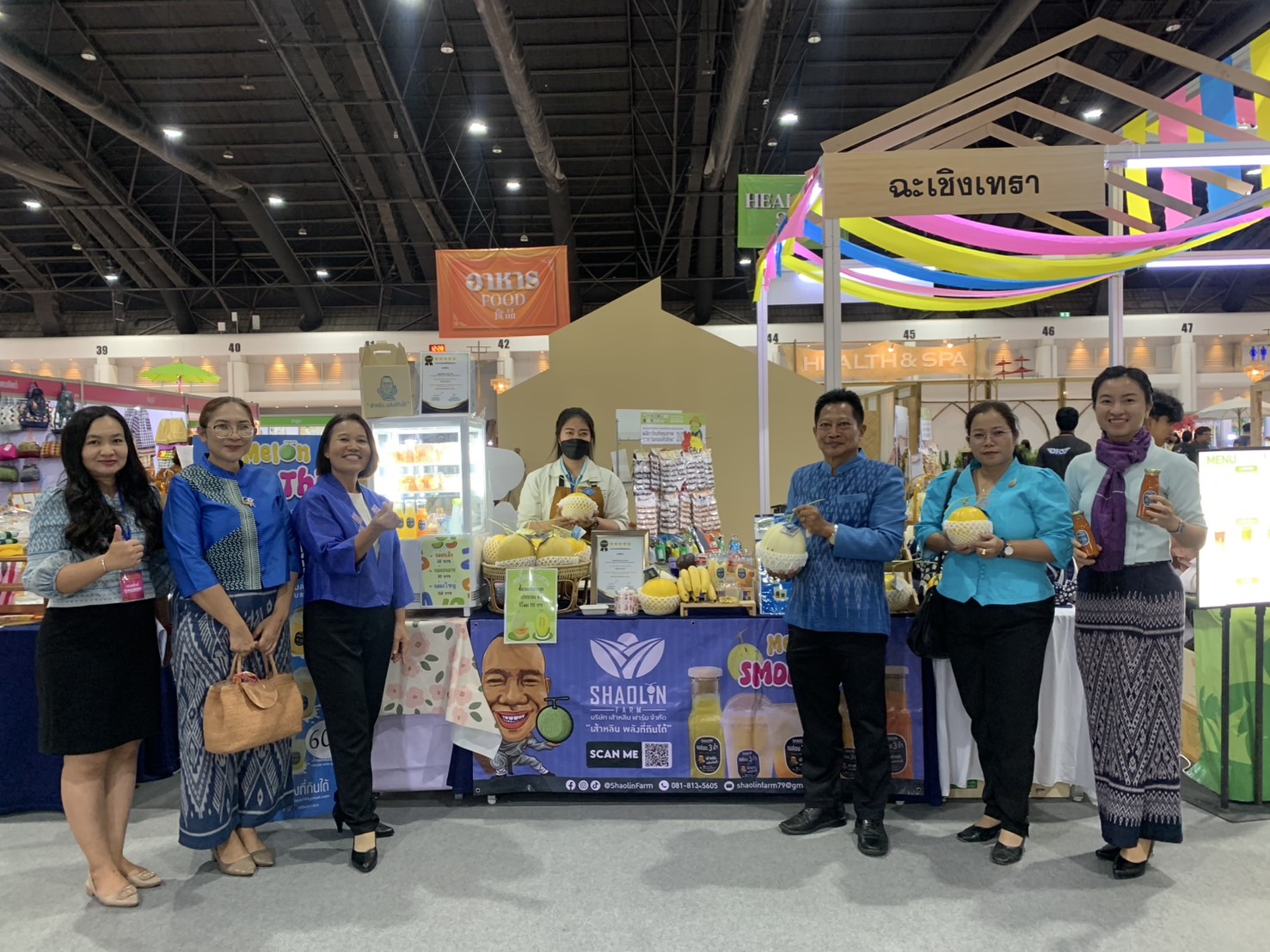 🛍️พช.ฉะเชิงเทรา นำผู้ผลิต ผู้ประกอบการ OTOP ร่วมจำหน่ายในงานศิลปาชีพ ประทีปไทย OTOP หลอมดวงใจ ด้วยพระบารมี (วันที่ 3)