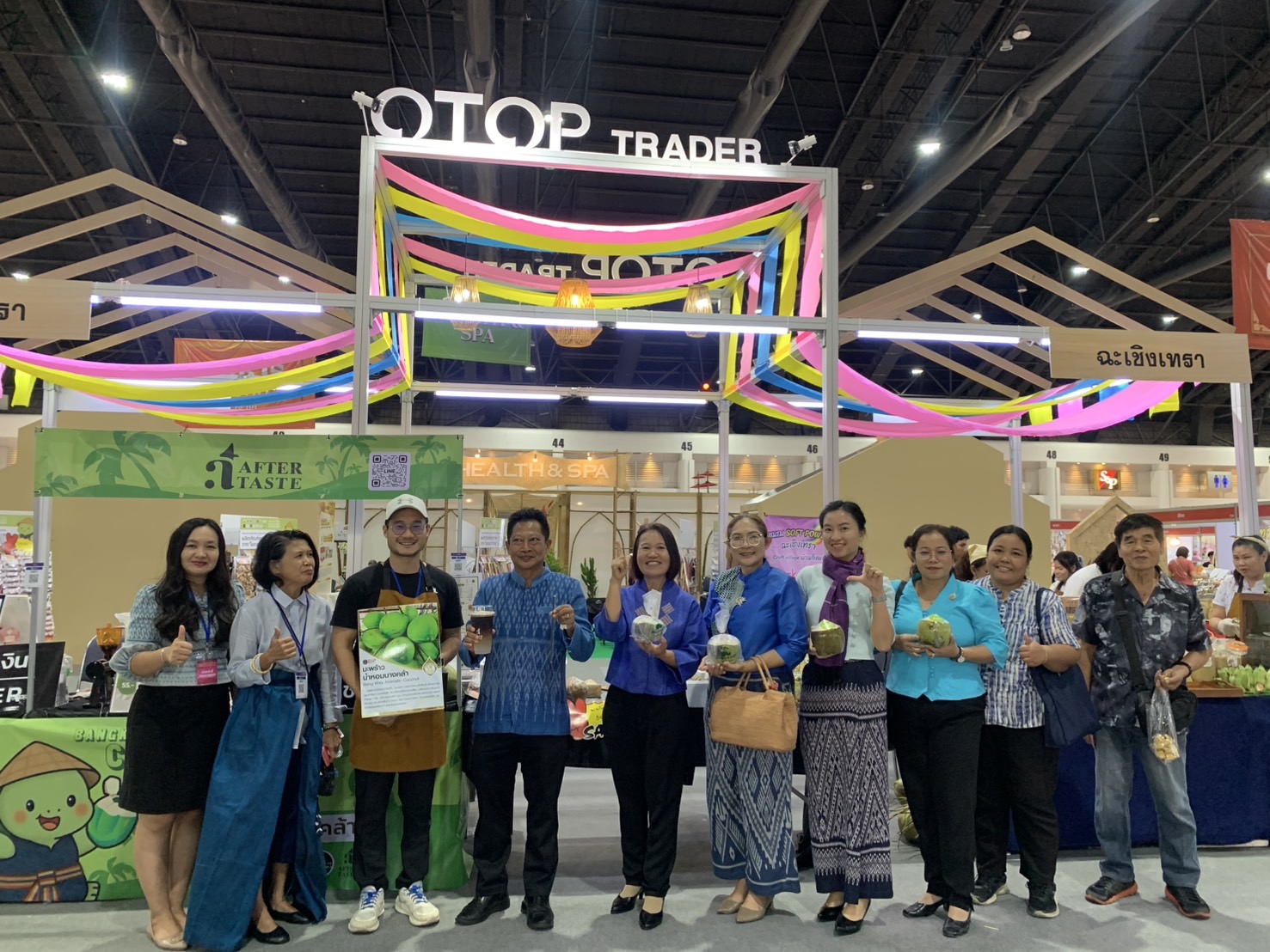 🛍️พช.ฉะเชิงเทรา นำผู้ผลิต ผู้ประกอบการ OTOP ร่วมจำหน่ายในงานศิลปาชีพ ประทีปไทย OTOP หลอมดวงใจ ด้วยพระบารมี (วันที่ 3)
