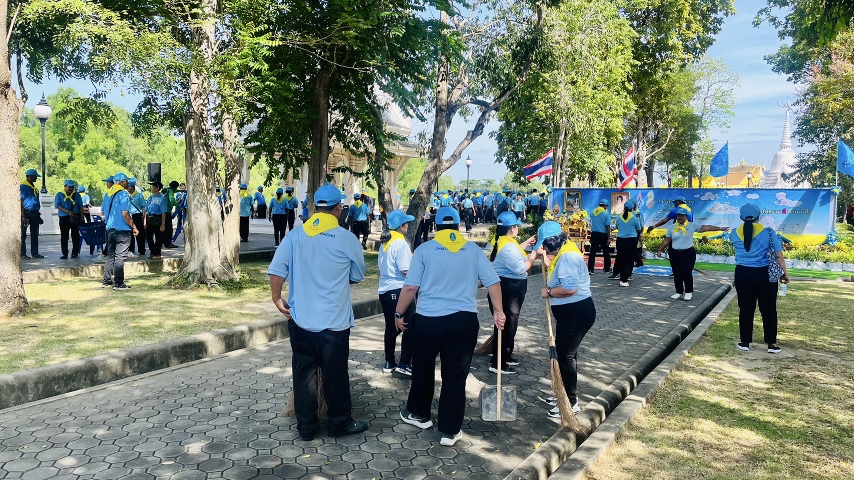 💛🩵พช.ฉะเชิงเทรา ร่วมกิจกรรมจิตอาสาบำเพ็ญสาธารณประโยชน์เพื่อถวายเป็นพระราชกุศลเนื่องในโอกาสวันเฉลิมพระชนมพรรษาสมเด็จพระนางเจ้าสิริกิติ์พระบรมราชินีนาถ พระบรมราชชนนีพันปีหลวง ๑๒ สิงหาคม ๒๕๖๘