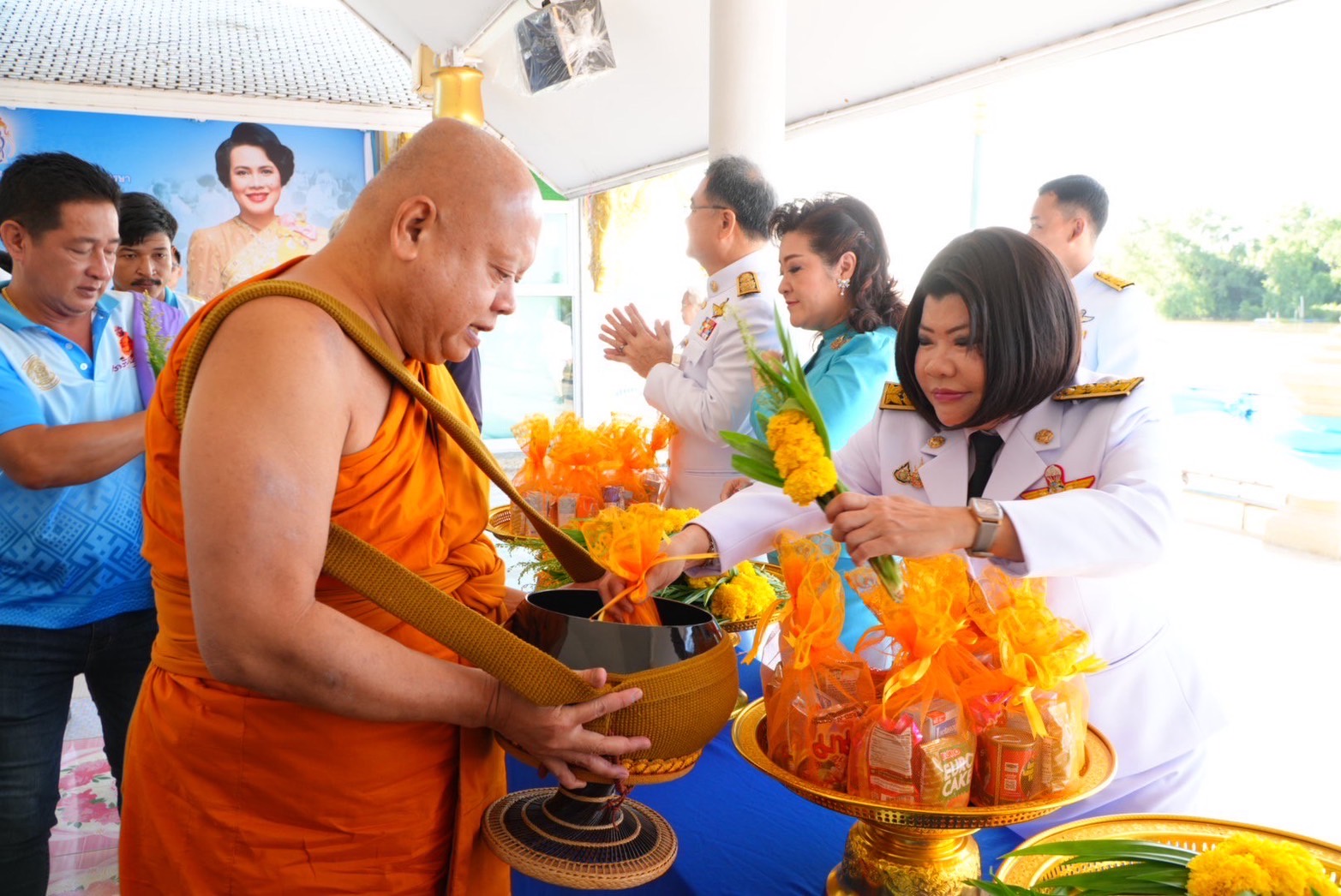 🩵พช.ฉะเชิงเทรา ร่วมพิธีเจริญพระพุทธมนต์และทำบุญตักบาตรถวายพระราชกุศล เนื่องในโอกาสมหามงคลเฉลิมพระชนมพรรษา 93 พรรษา สมเด็จพระนางเจ้าสิริกิติ์ พระบรมราชินีนาถ พระบรมราชชนนีพันปีหลวง 12 สิงหาคม 2568